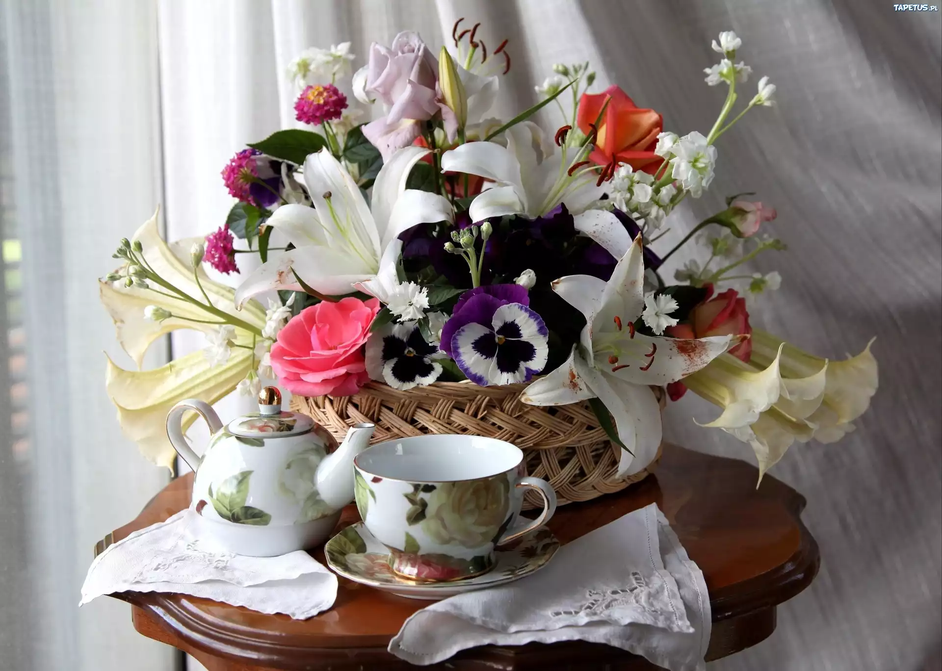 Lilie, Róże, Bratki, Porcelana, Serwetki
