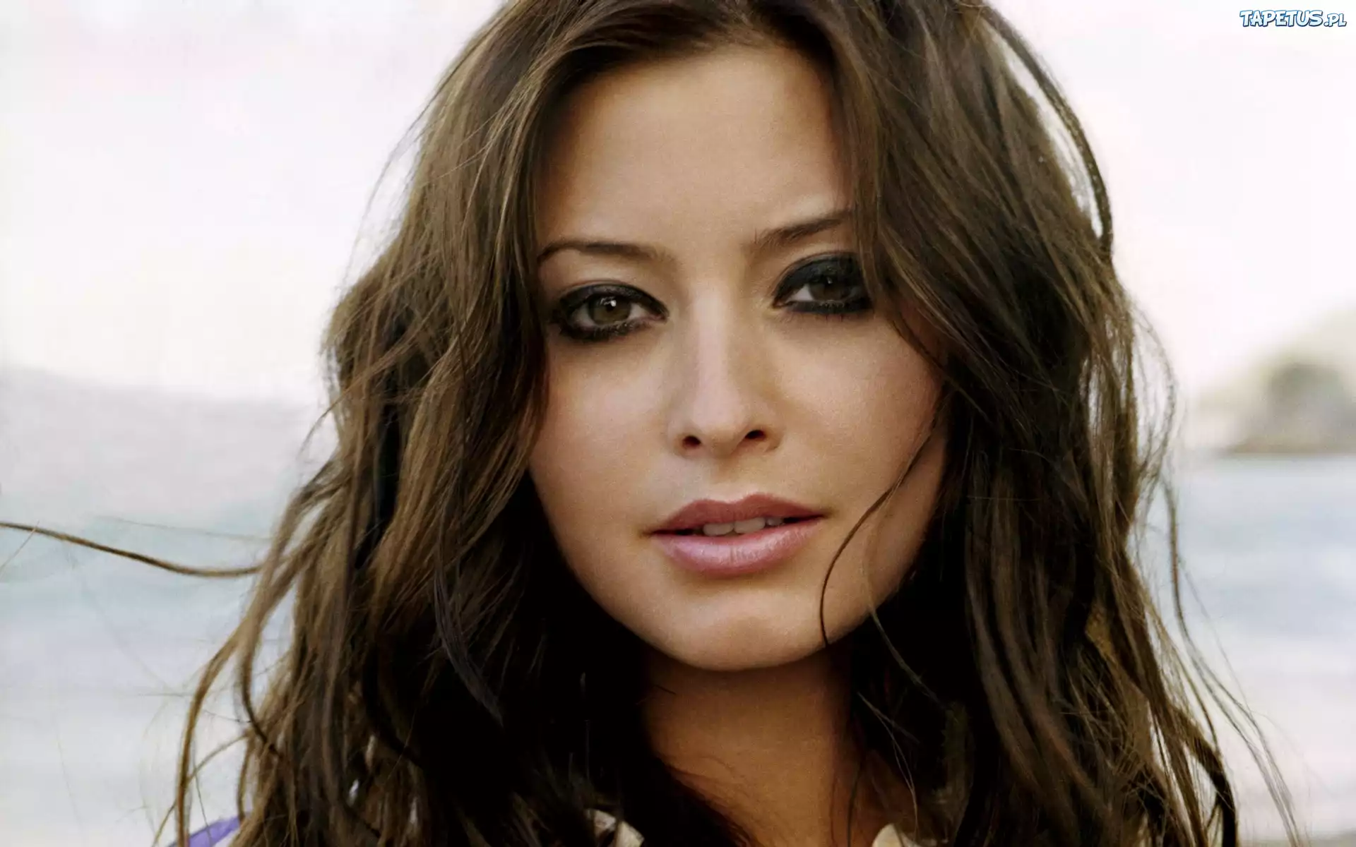 Holly Valance, Głowa