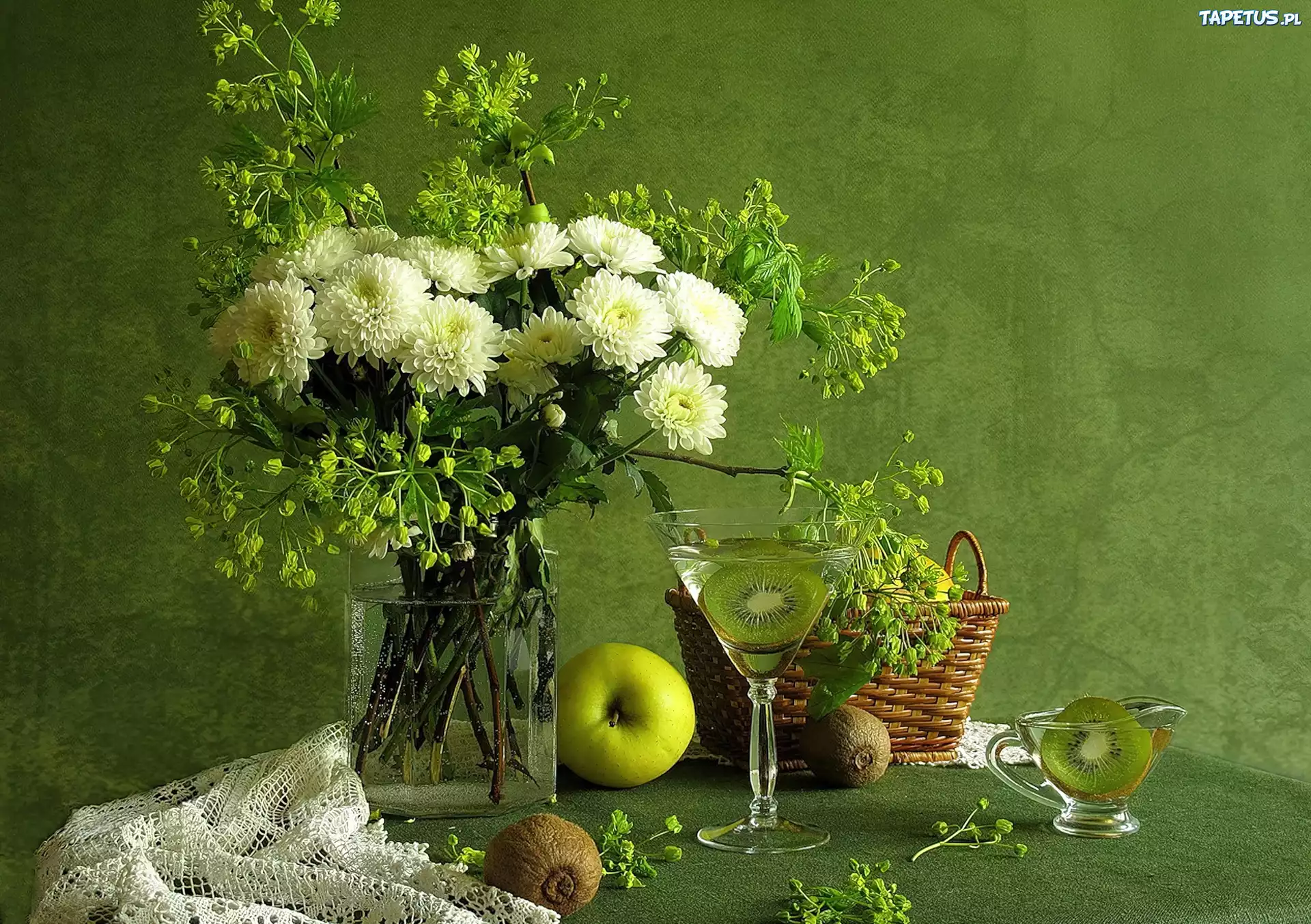 Astry, Jabłko, Kiwi, Kompozycja