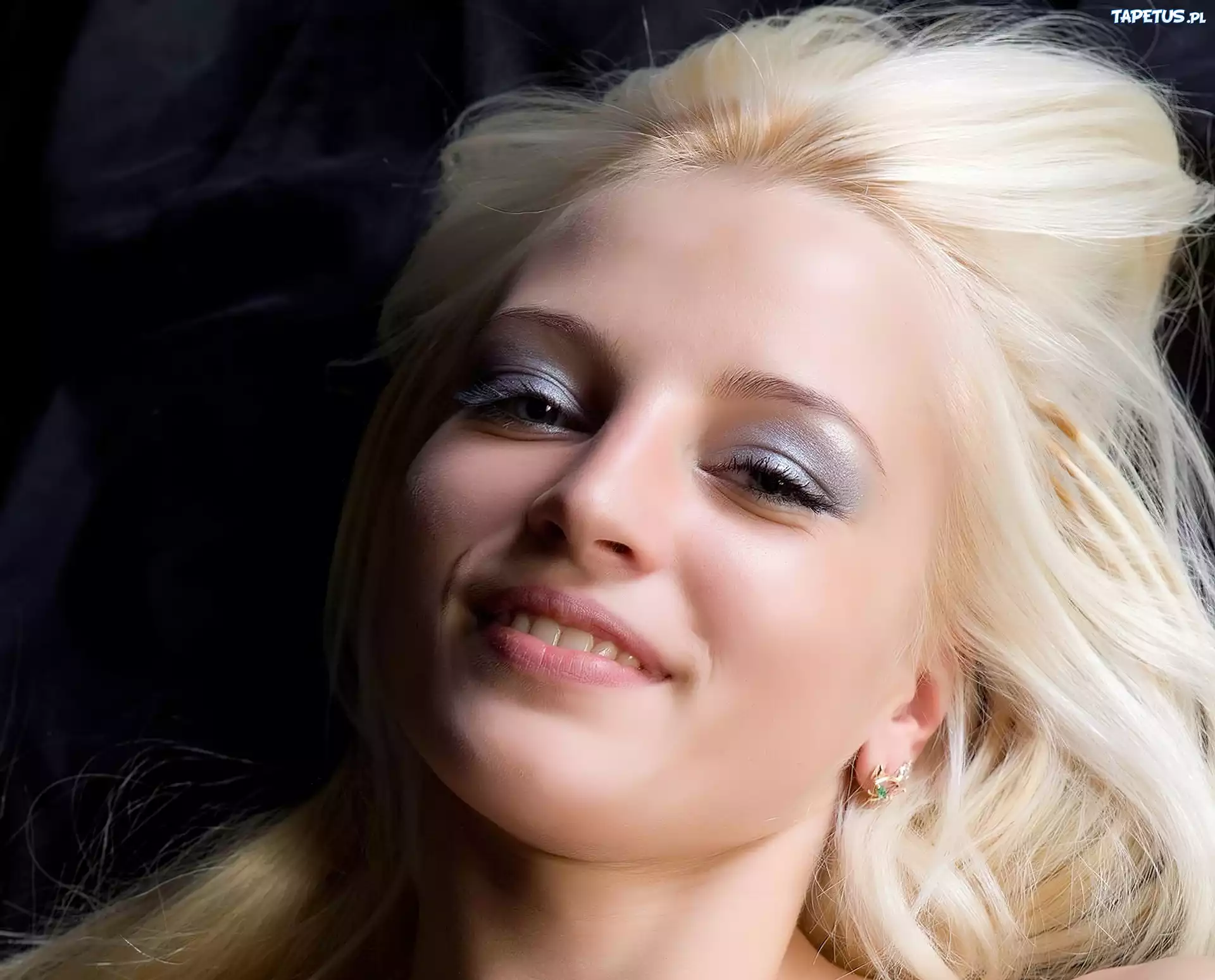 Uśmiechnięta, Blondynka, Makijaż