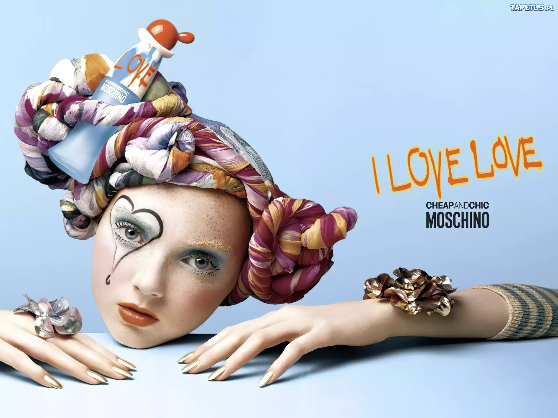Moschino, kobieta, turban, perfumy