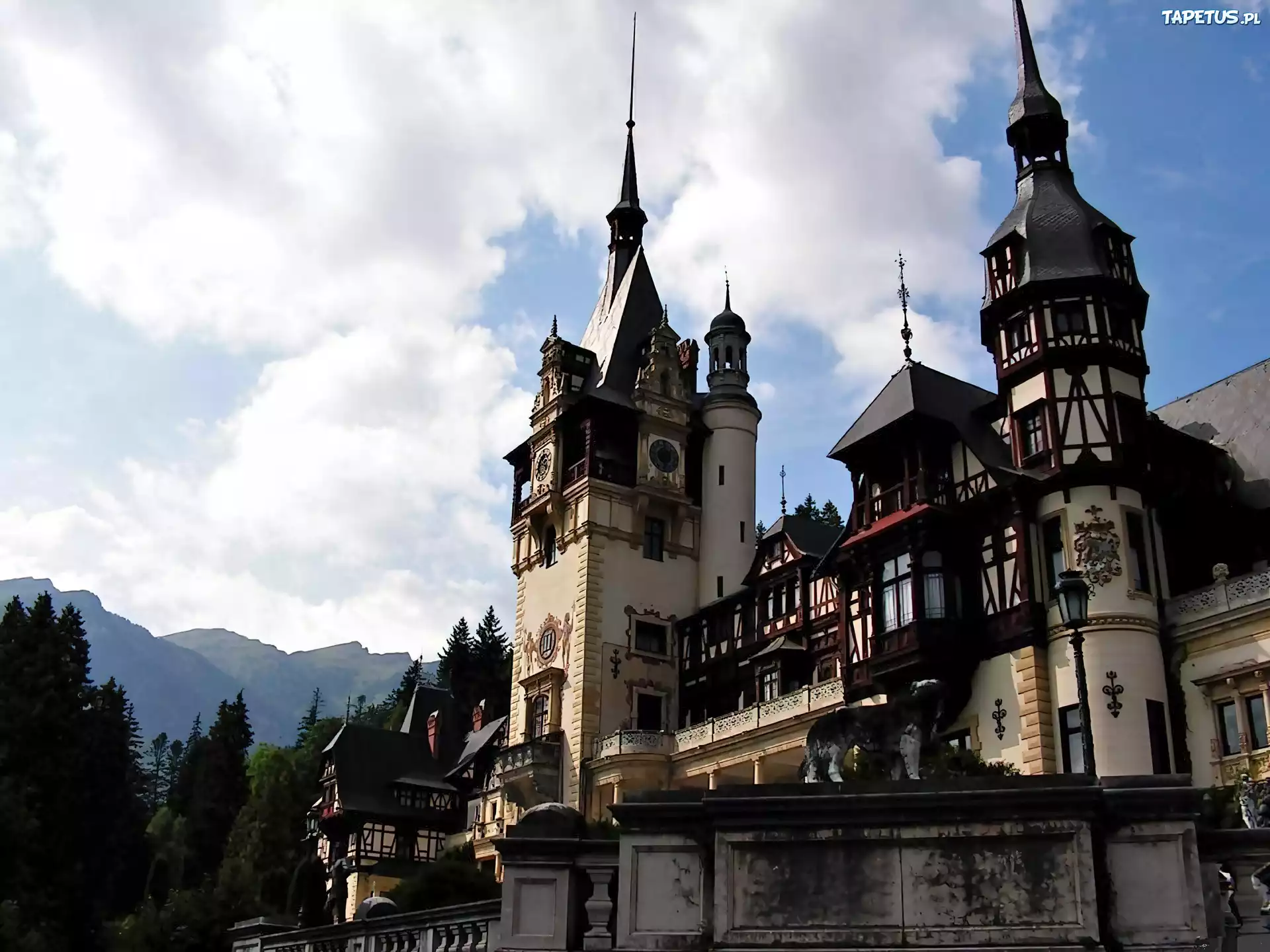 Sinaia, Pałac, Peles, Góry, Las, Obłoki