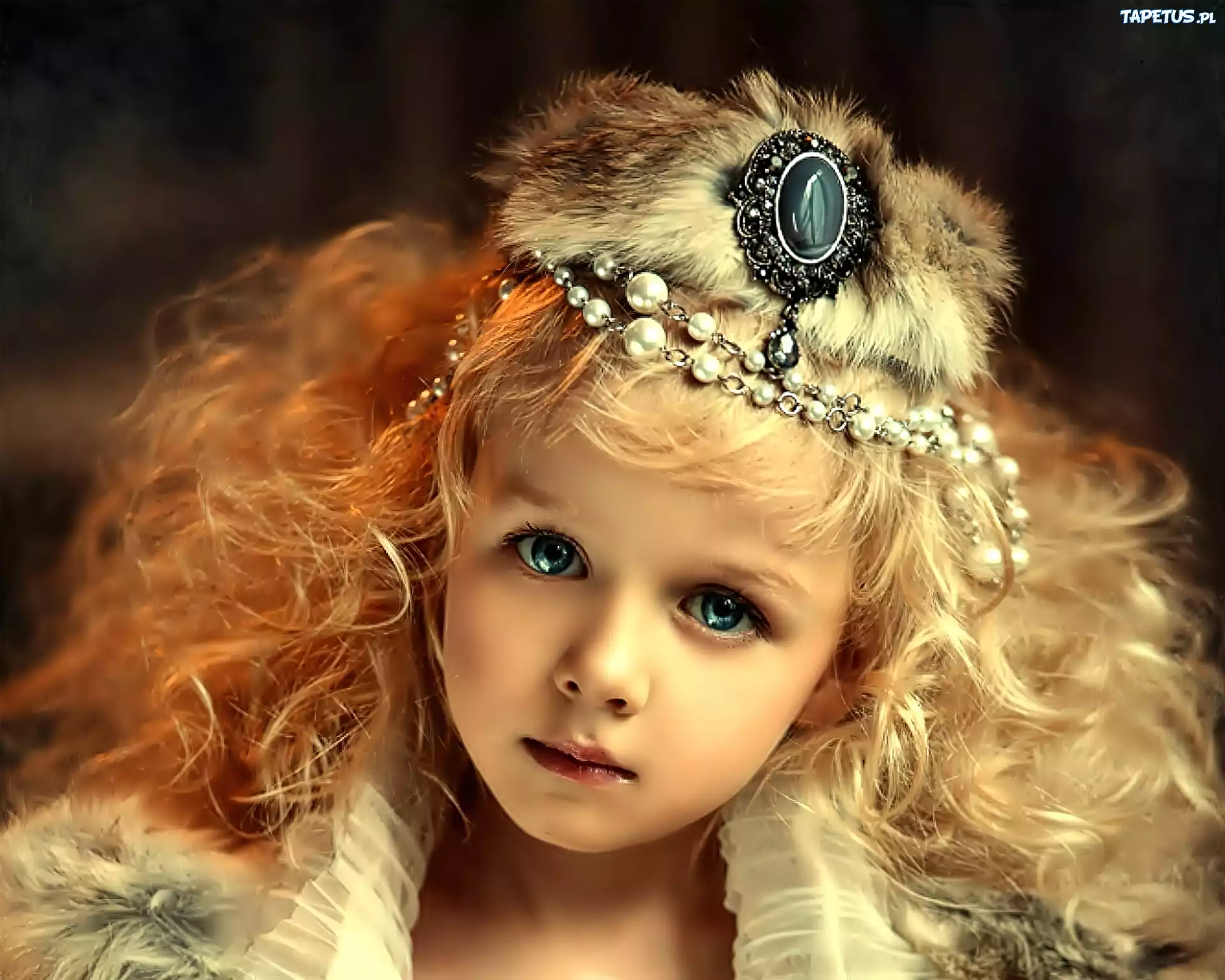 Малышка s класса слишком сильна. Девочка принцесса. Девушки принцессы. Принцесса фотосессия. Фотосессия маленькой принцессы.