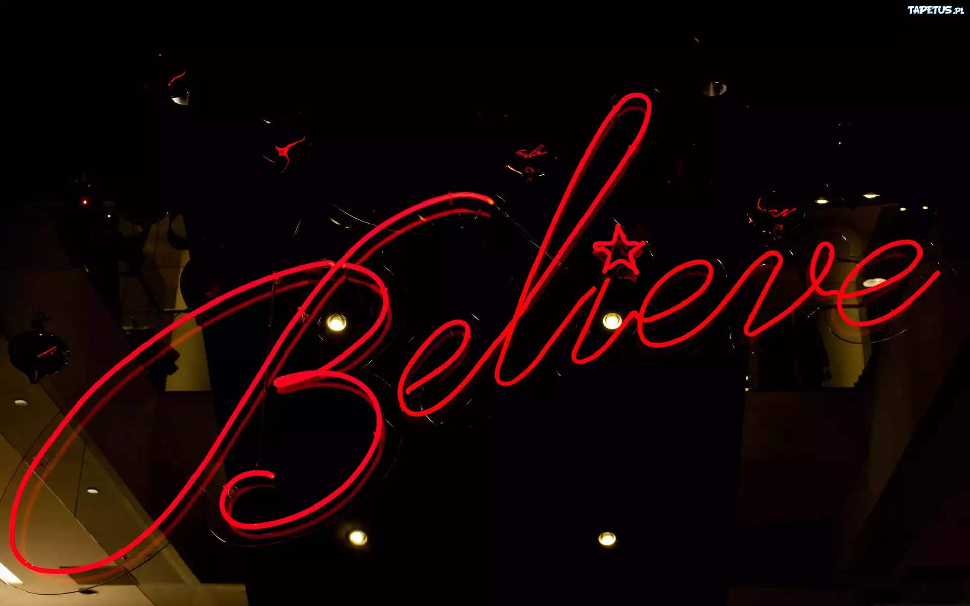 Czerwony, Neon, Believe