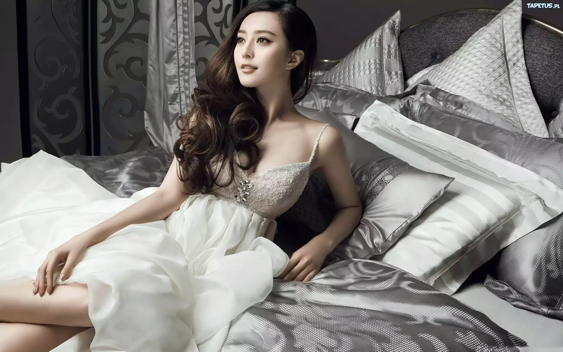 Fan Bingbing, Koszulka, Łóżko