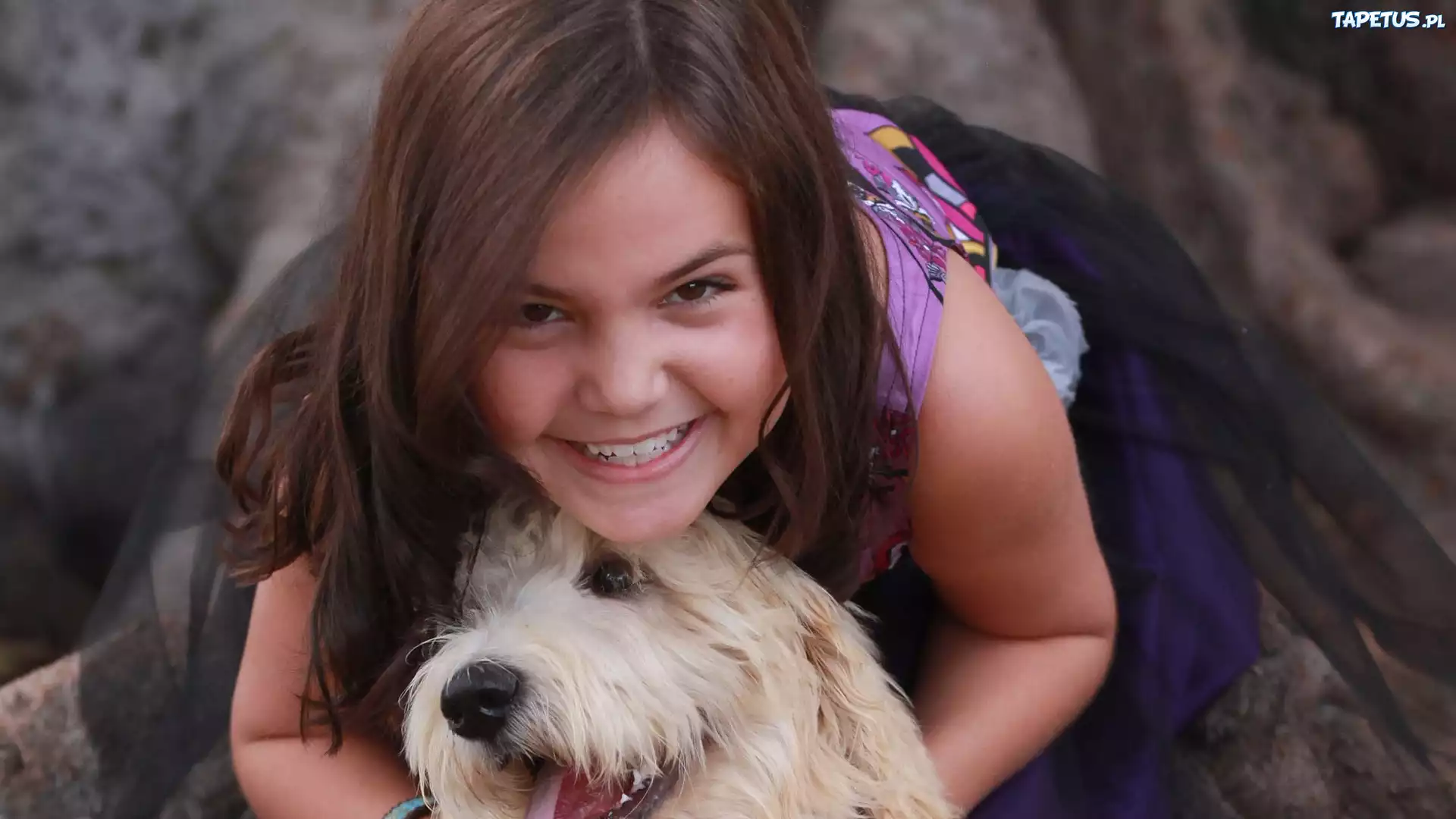 Bailee Madison, Uśmiech, Piesek