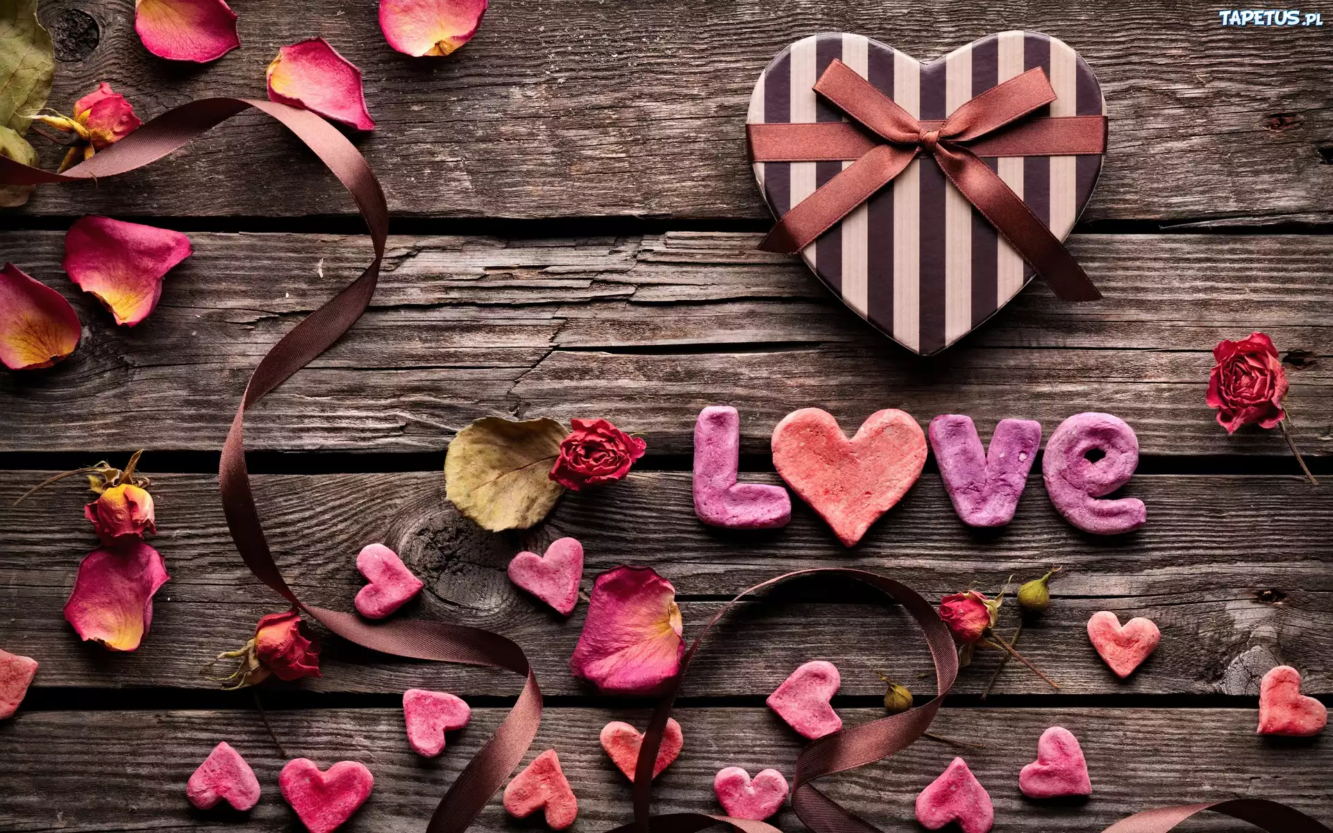 Love, Napis, Serduszko, Płatki, Kwiatów