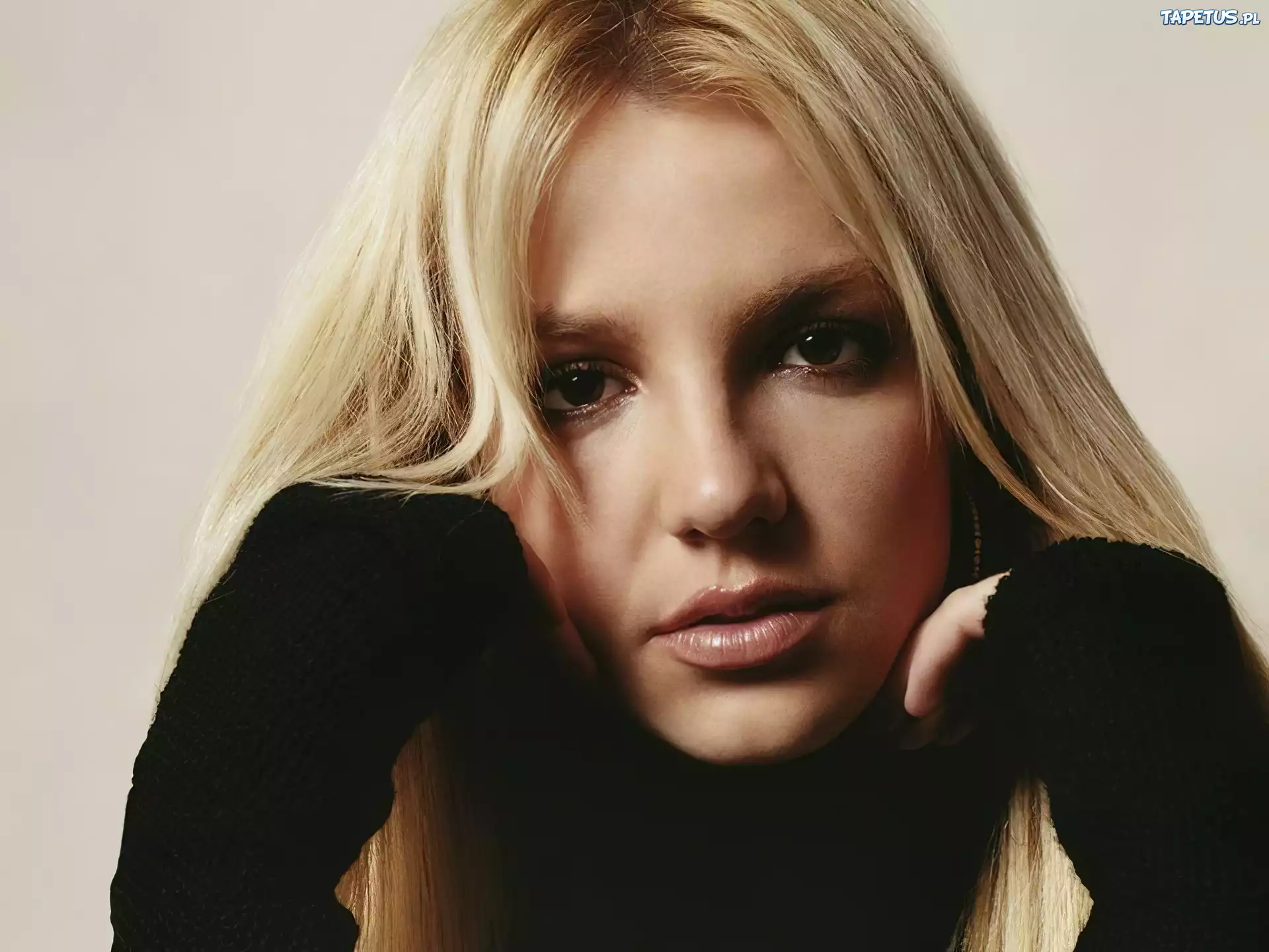 Britney Spears, Buzia, Czarny Golf