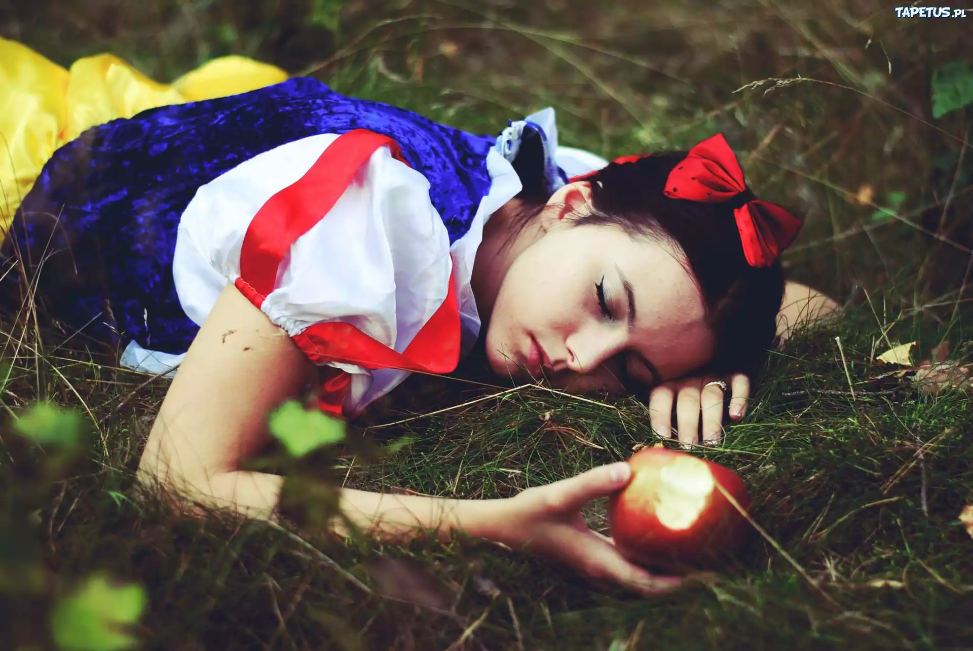 Królewna Śnieżka i siedmiu krasnoludków, Snow White and the Seven Dwarfs, Jabłko, Dziewczyna, Cosplay, Jabłko