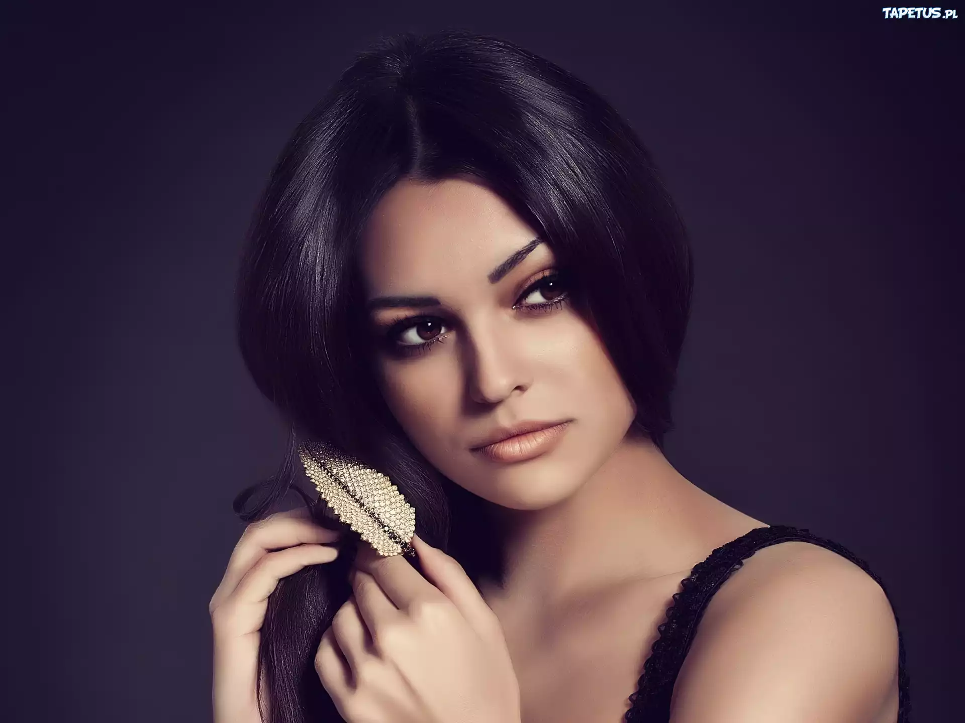 Brunetka, Modelka, Makijaż, Biżuteria