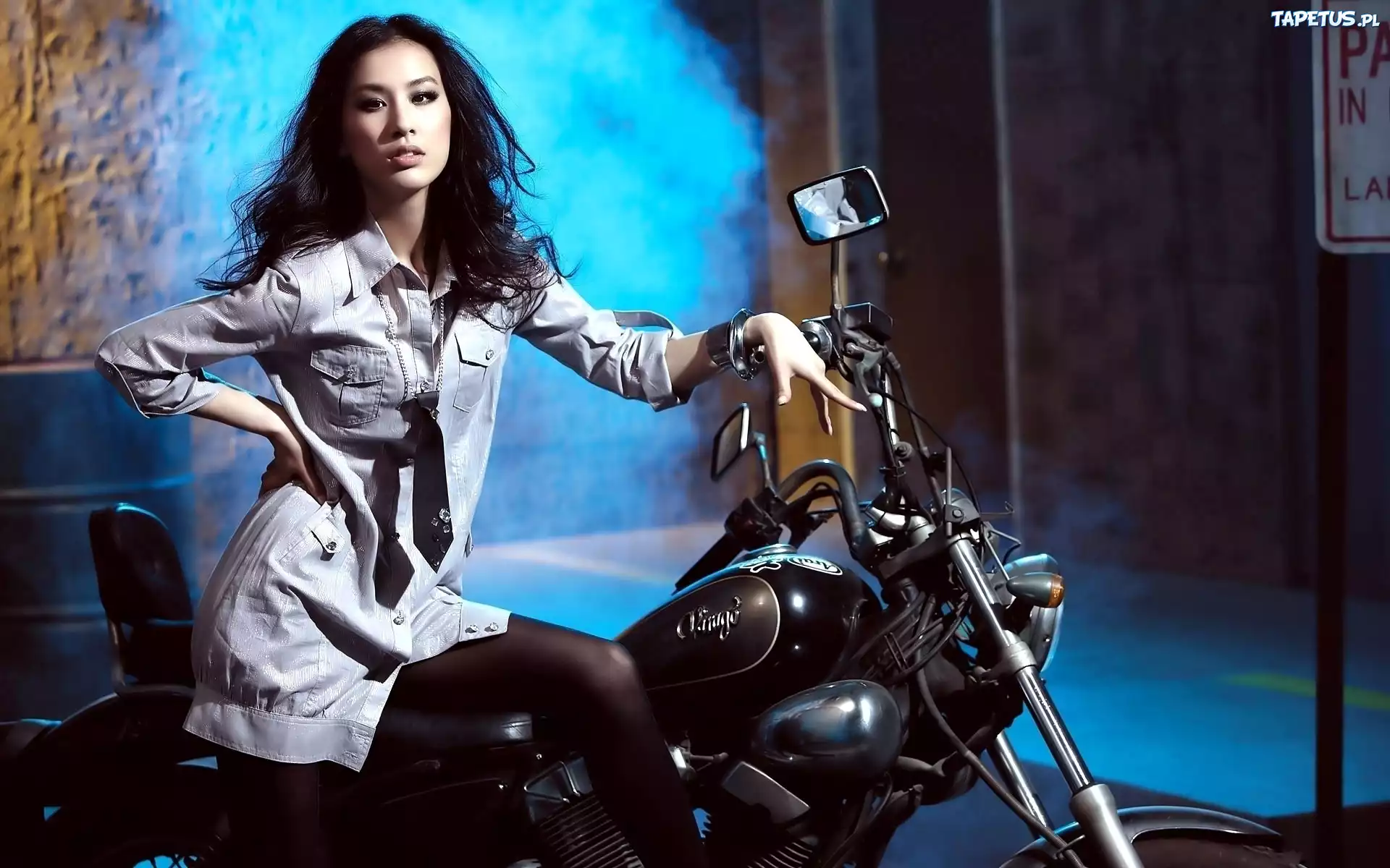 Piękna, Brunetka, Makijaż, Biżuteria, Zabytkowy, Motocykl