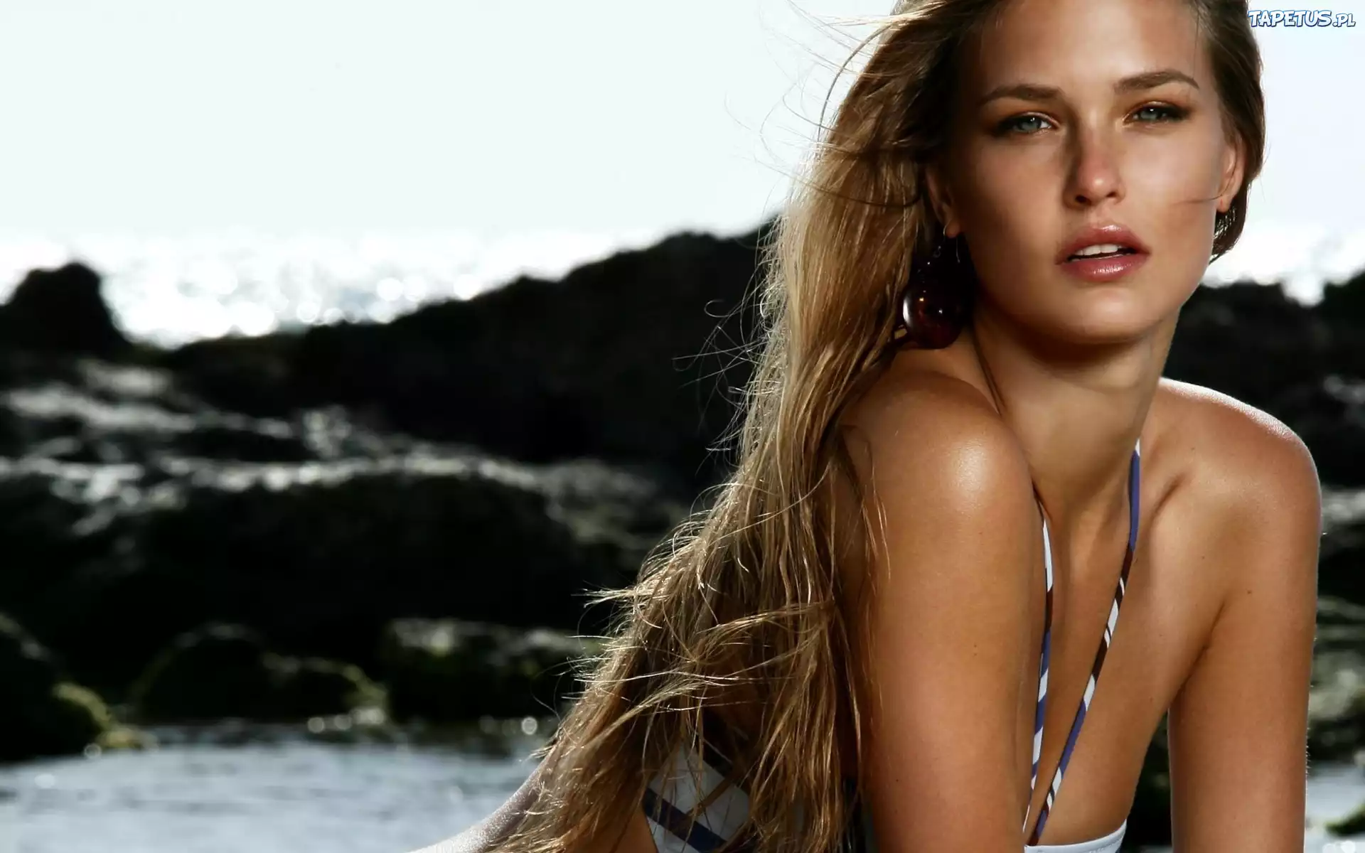 Bar Rafaeli, Spojrzenie