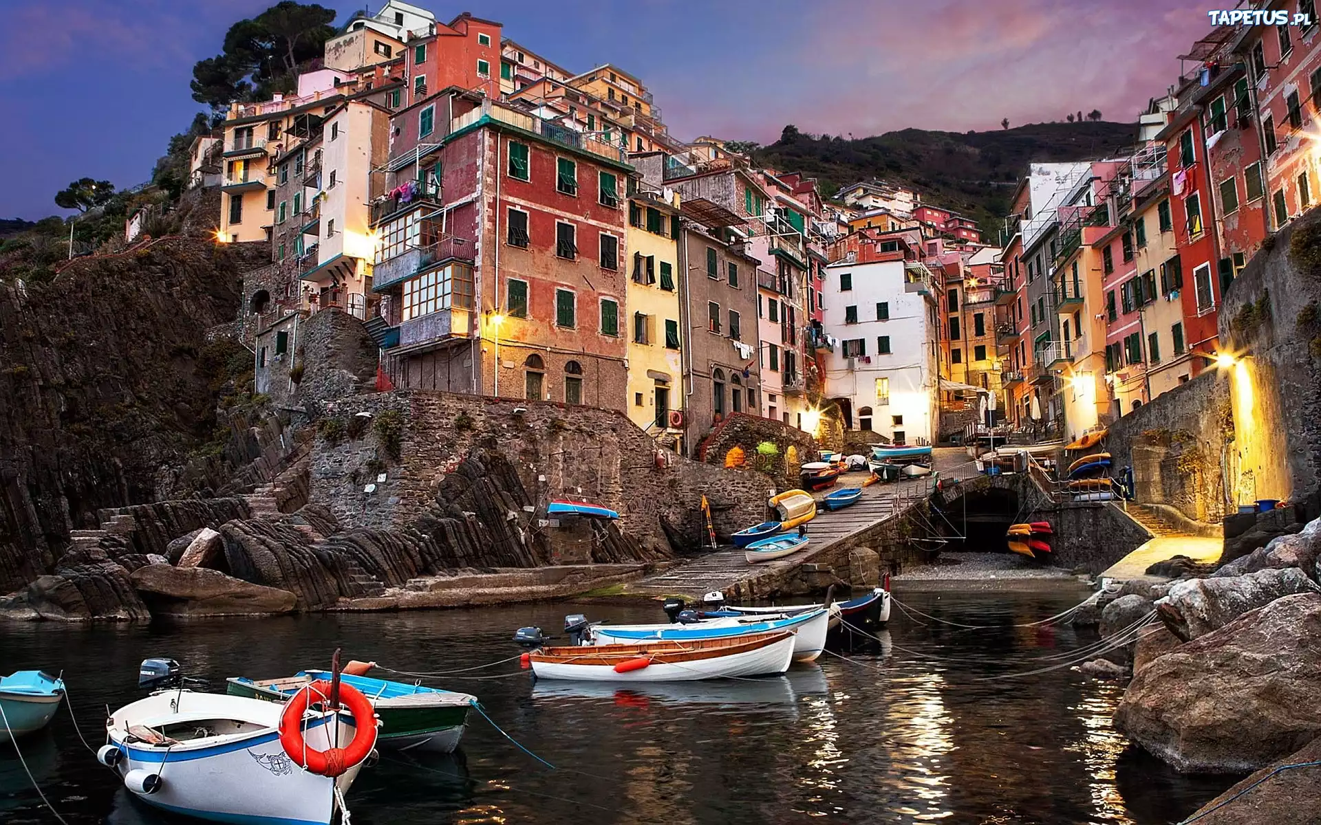 Włochy, Manarola, Miasto