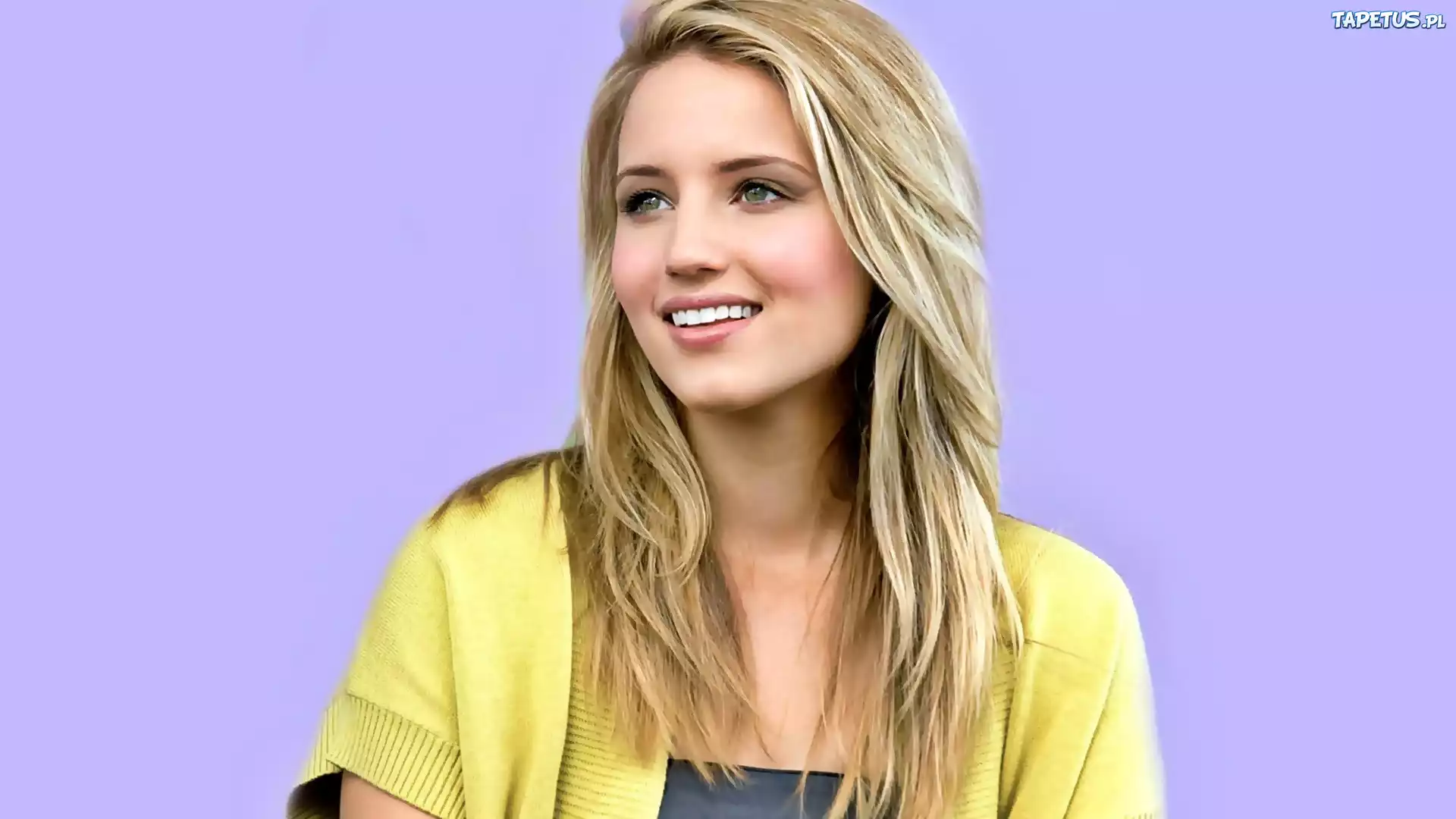 Dianna, Agron, Piosenkarka, Uśmiech
