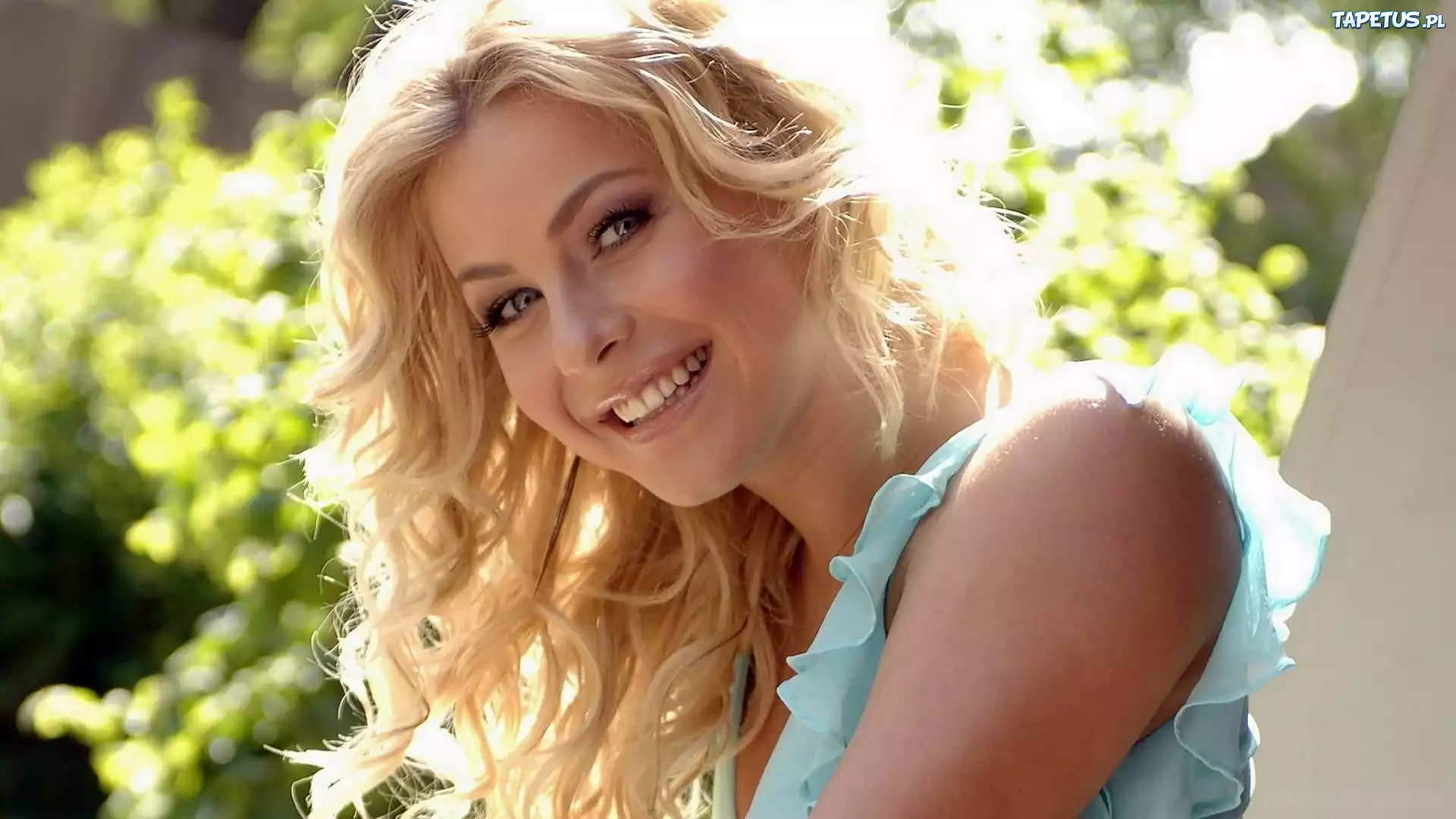 Uśmiechnięta, Julianne Hough, Rośliny, Rozmycie
