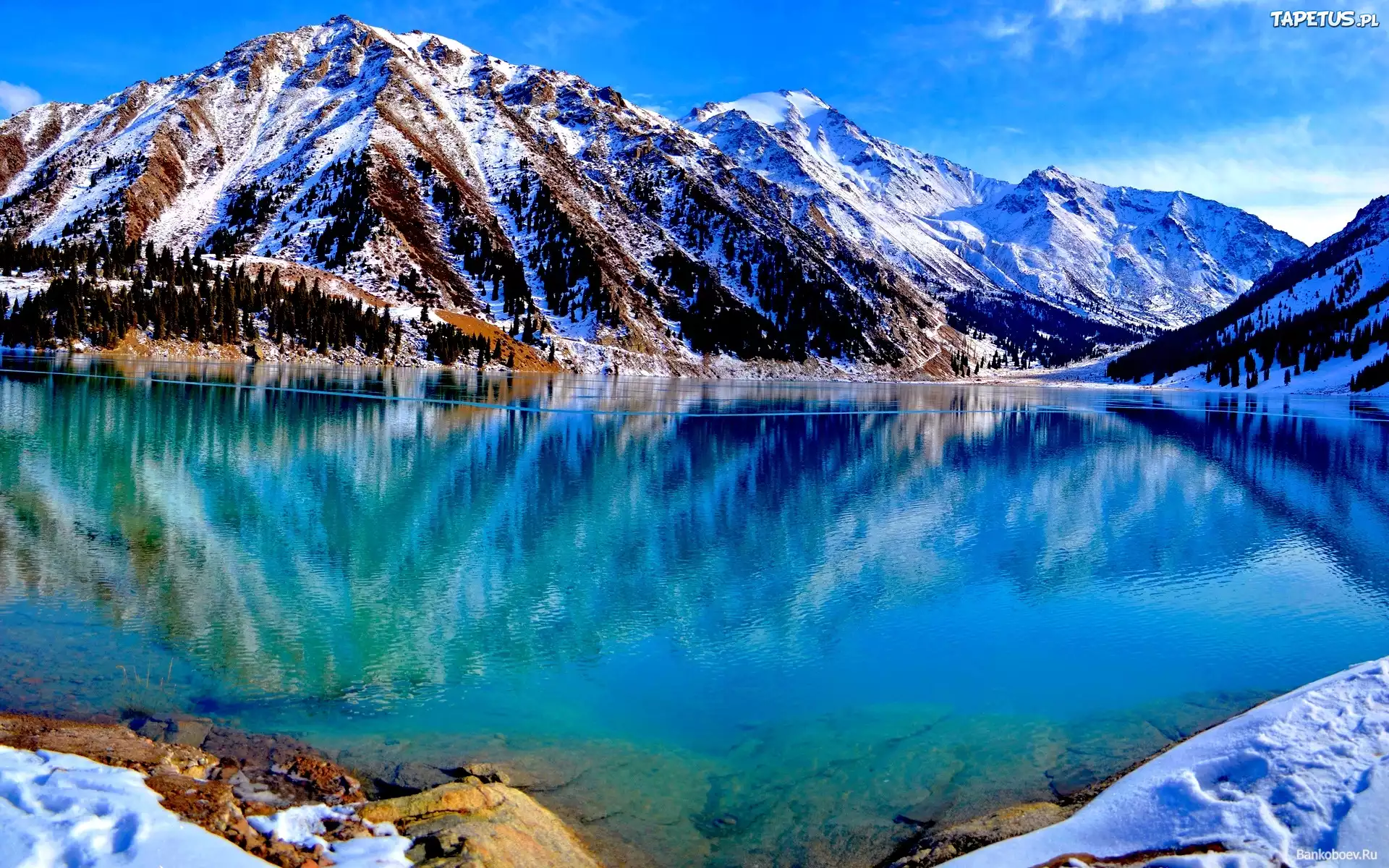Глубокие горные озера. Озеро Медео Казахстан. Алма-Ата горное озеро. Голубые озера Казахстана. Голубые озера горный Алтай.