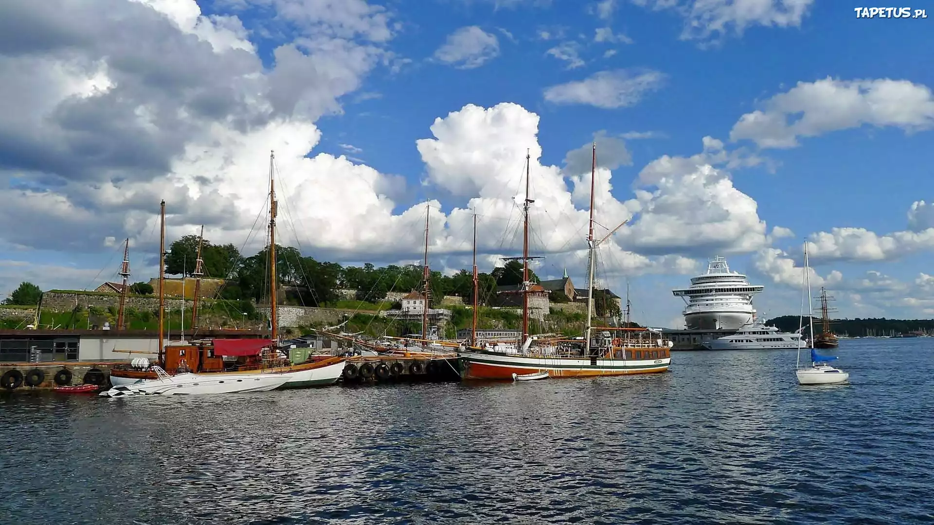Oslo, Port, Obłoki, Morze, Wybrzeże, Domy, Żaglówki, Jacht, Statek