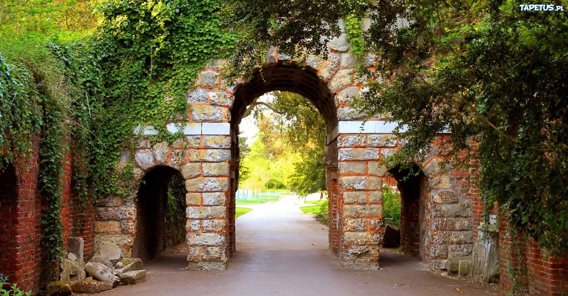Park, Mur, Brama