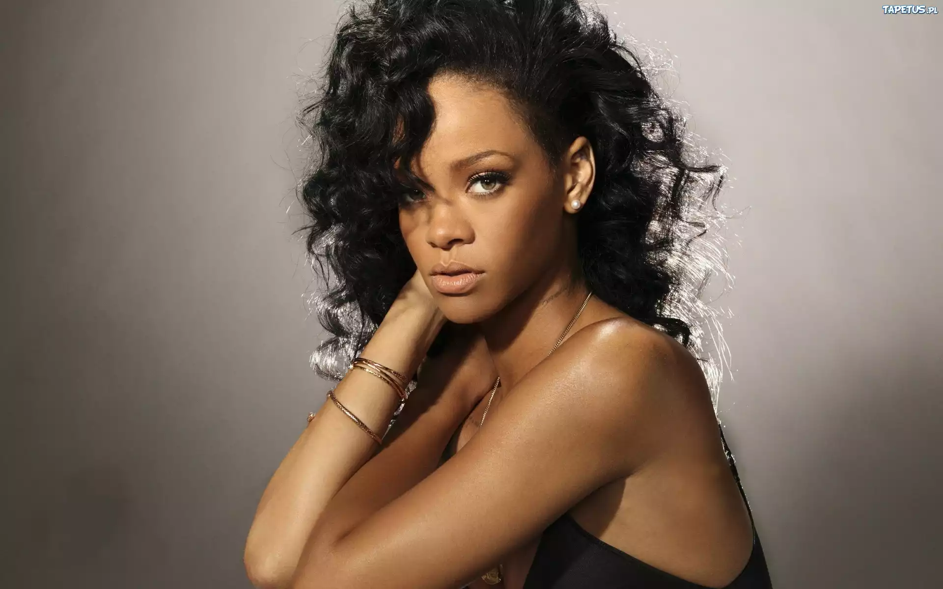 Robyn Rihanna Fenty, Brunetka