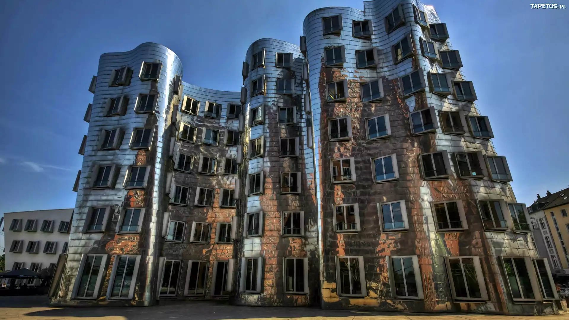 Domy, Budynek, Dancing House