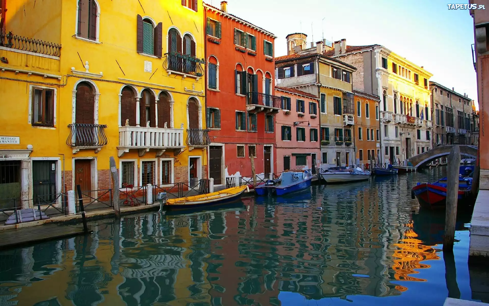 Dining Alfresco, Venice, Italy скачать