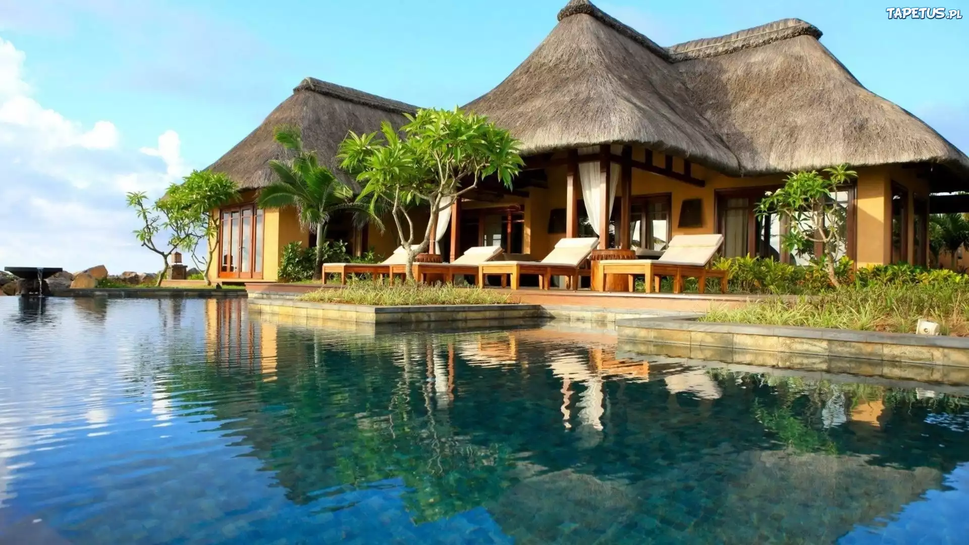Hotelik, Basen