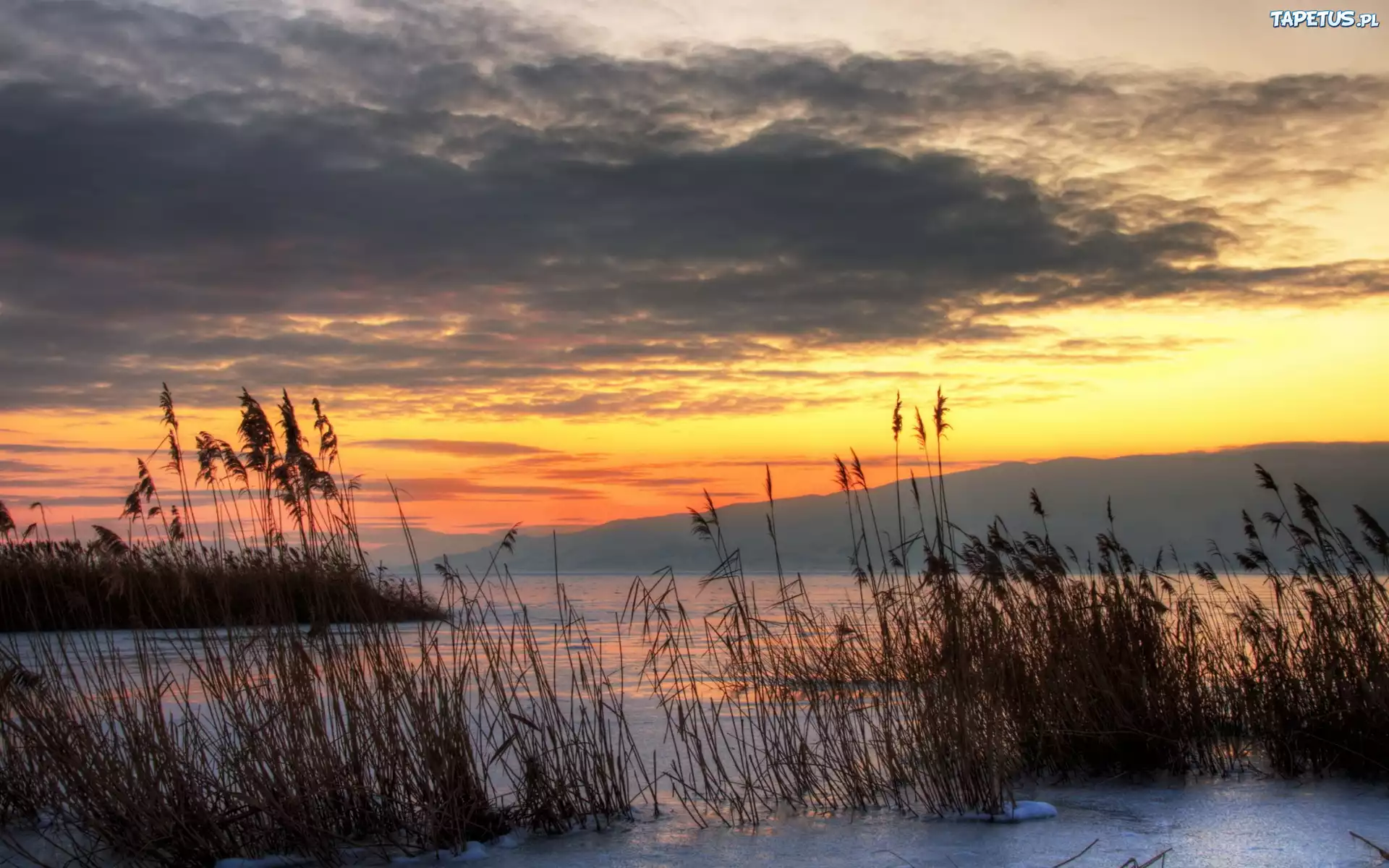Jezioro, Chmury