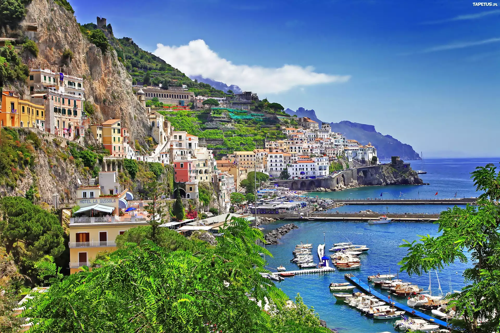 Włochy, Positano, Morze, Hotele, Góry, Łodzie, Zdjęcie miasta, Wybrzeże, Z lotu ptaka