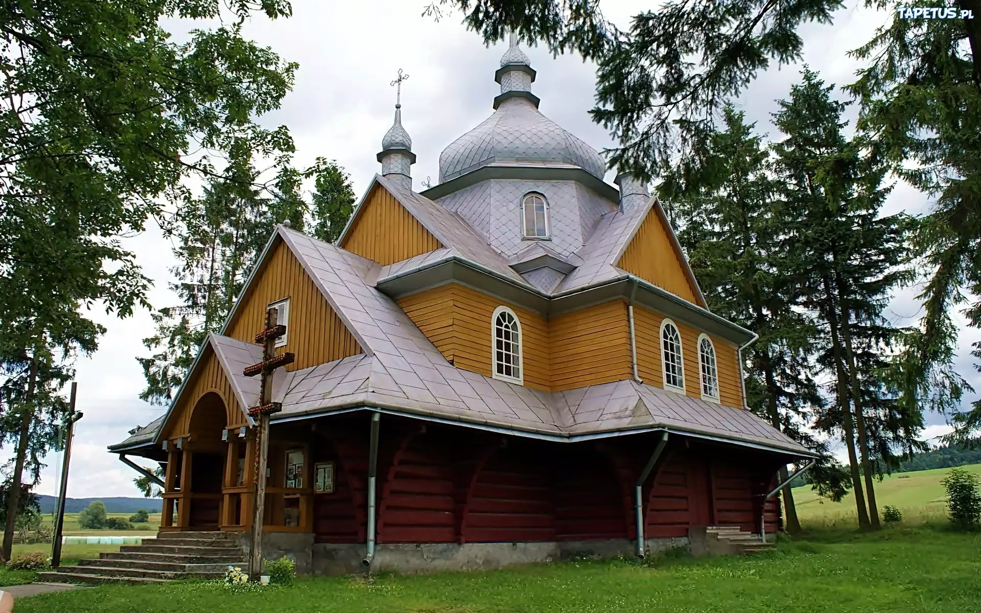 Pola, Drzewa, Drewniany, Kościółek