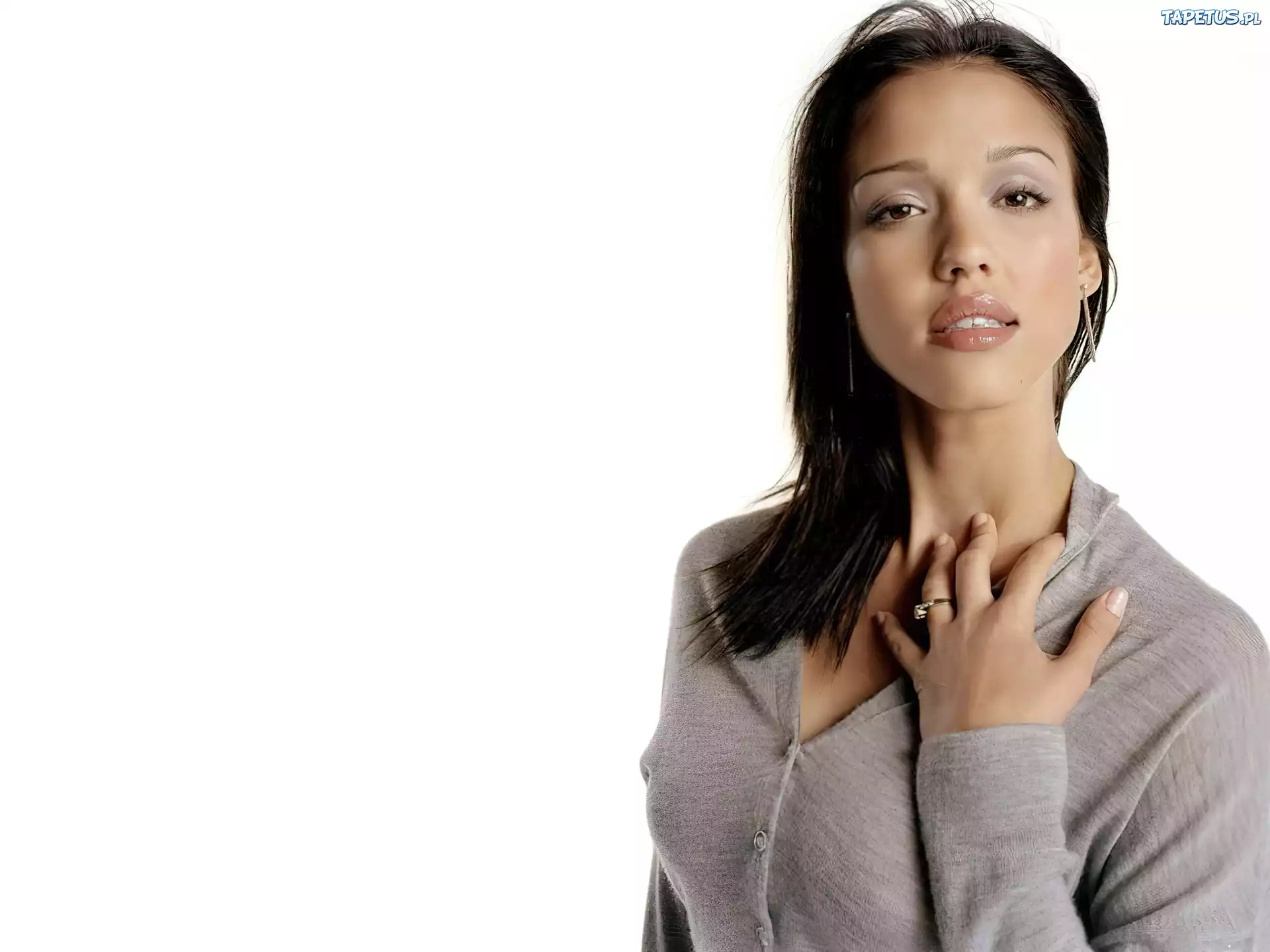 Jessica Alba, pierścionek