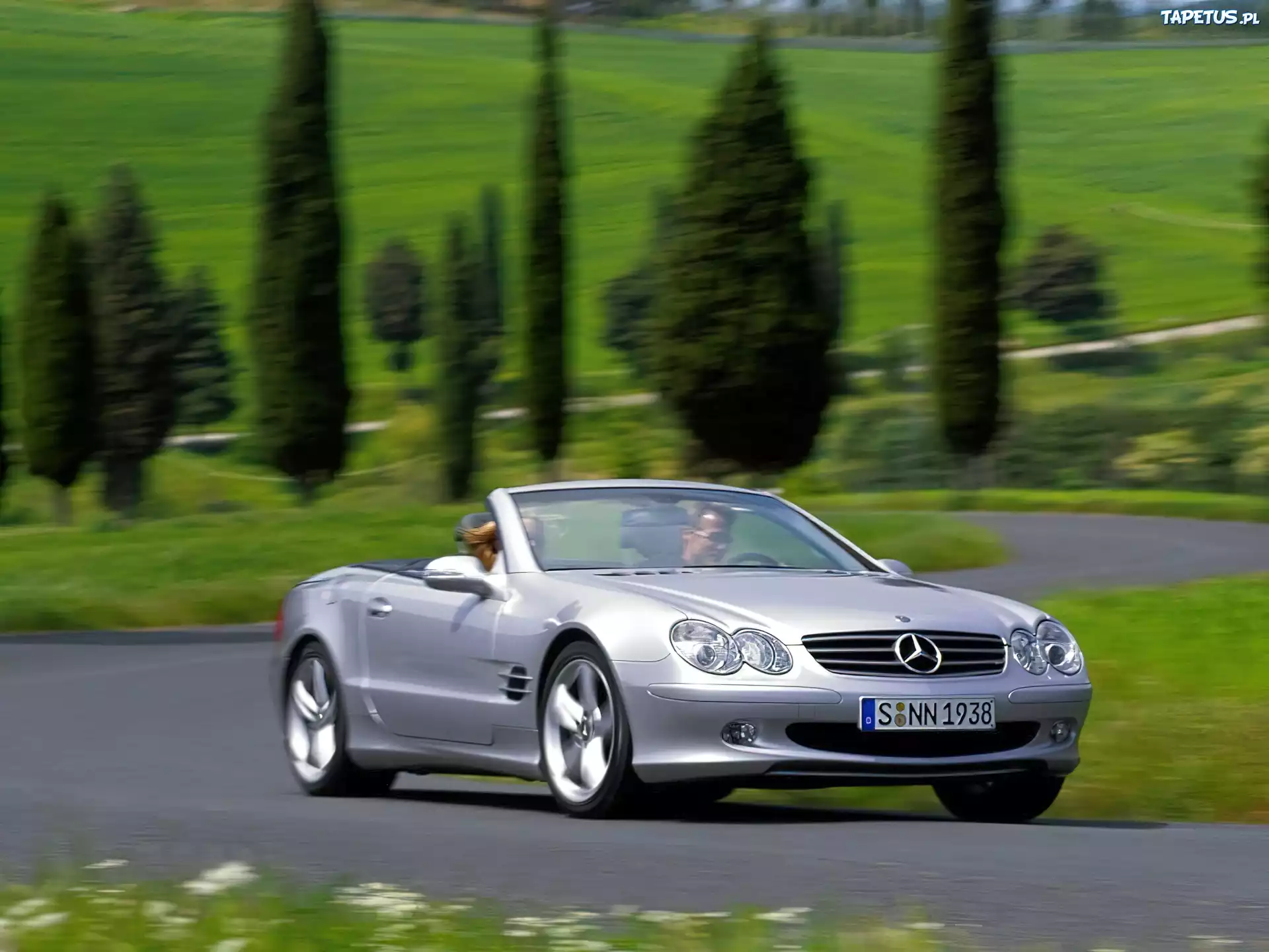 Mercedes, SL, Ulica