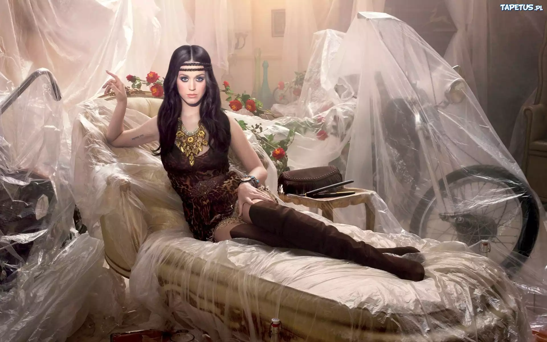 Katy Perry, Kanapa