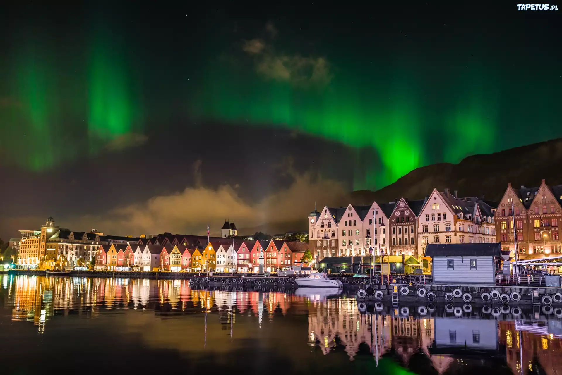 Zorza Polarna, Islandia, Miasteczko