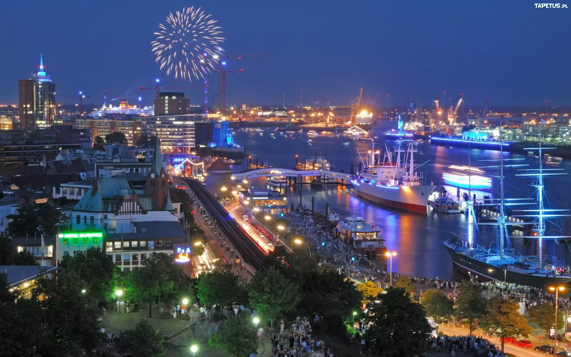Wieżowce, Domy, Port, Statki, Fajerwerki, Hamburg, Panorama, Miasta