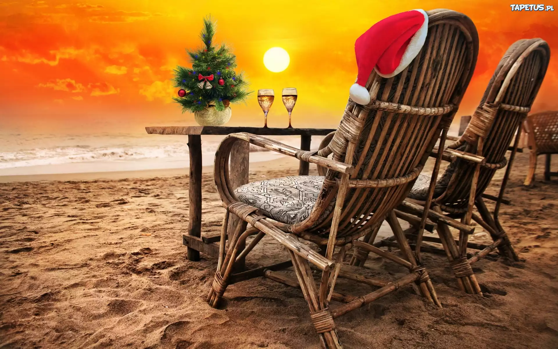 Świątecznie, Plaża, Morze, Fotele, Kieliszki, Choinka, Zachód słońca