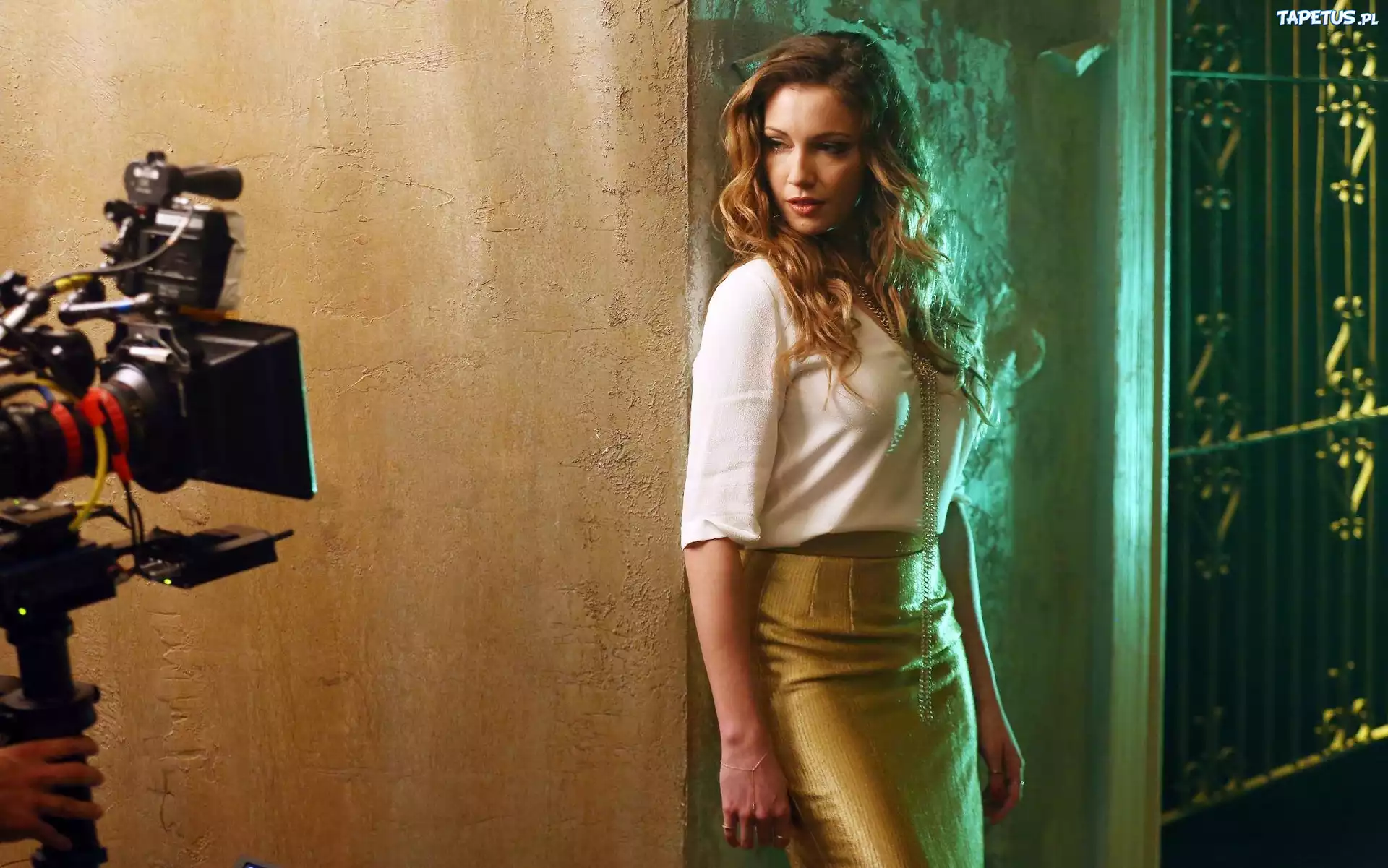 Kobieta, Katie Cassidy, Aktorka, Kamera, Brama