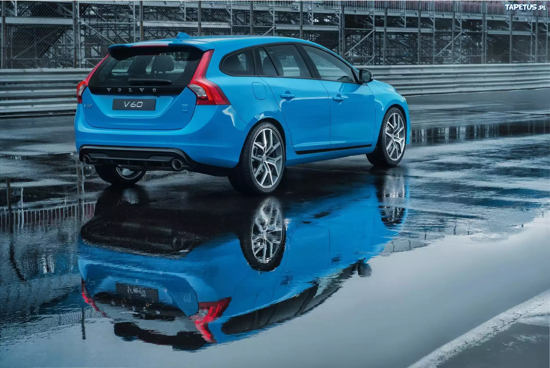 Volvo, V60, Kałuża, Odbicie