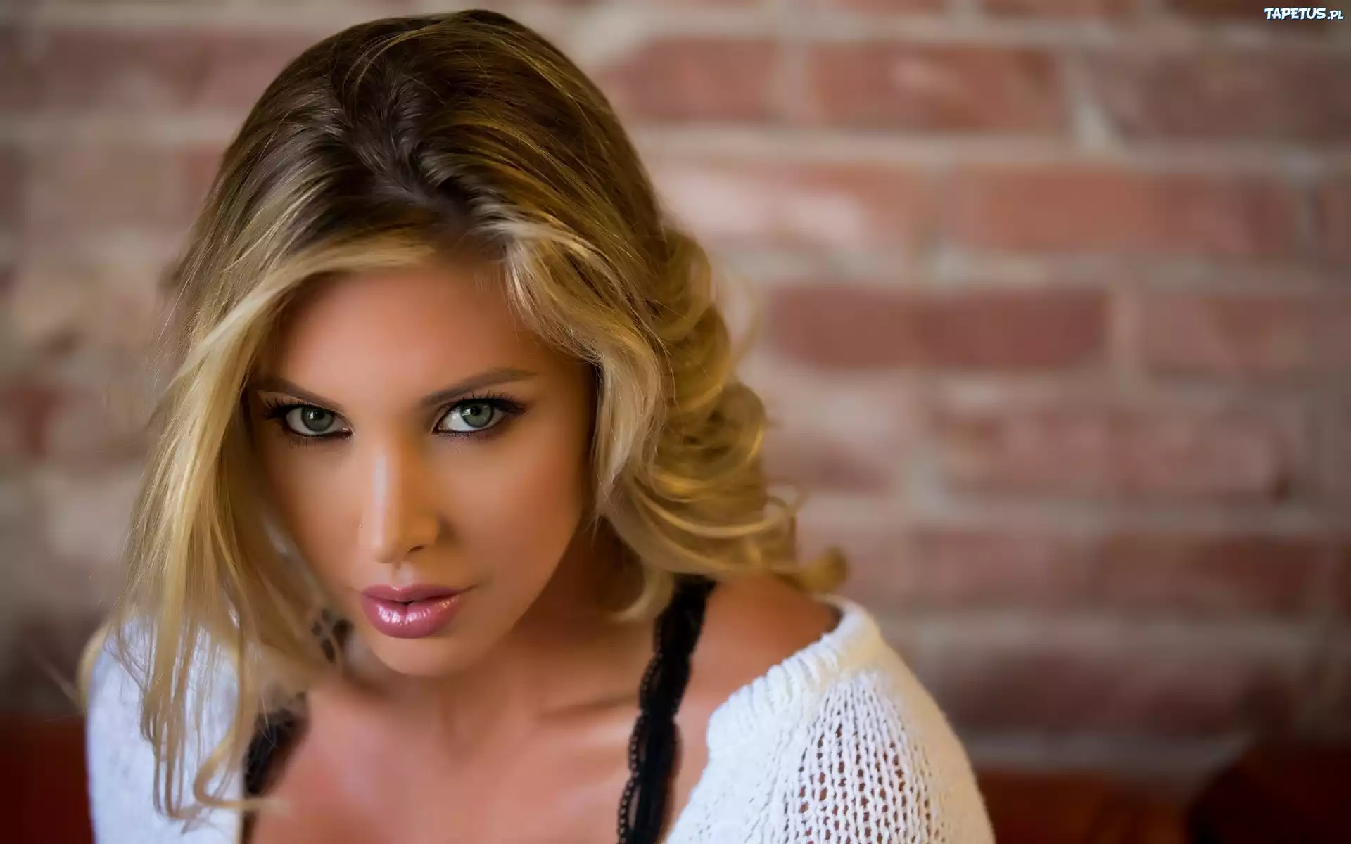 Śliczna, Samantha Saint, Modelka