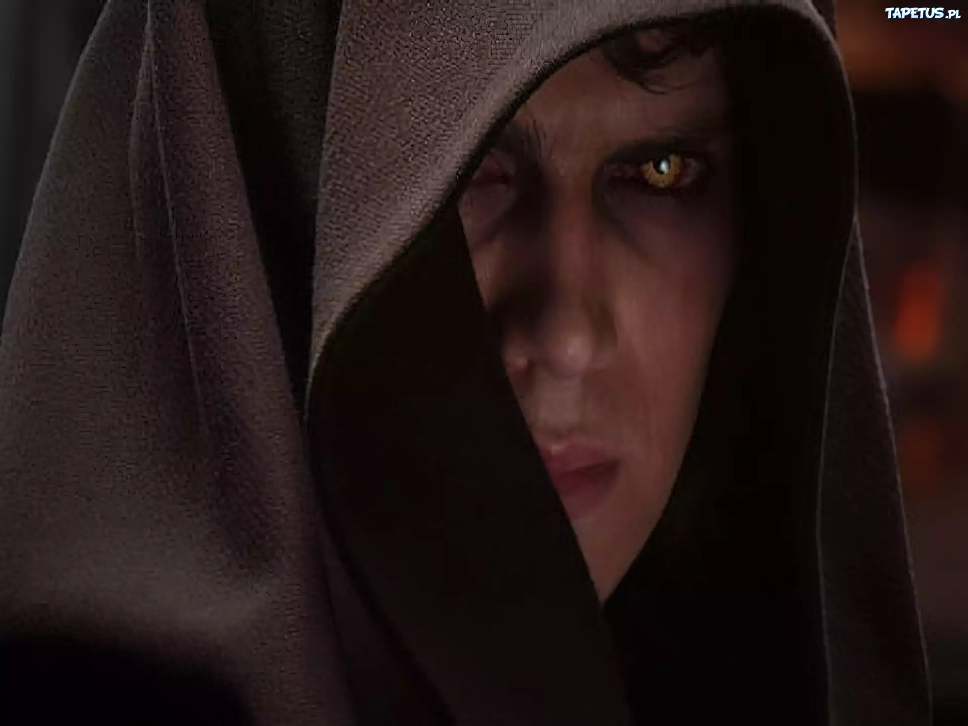 Hayden Christensen,czarny kaptur