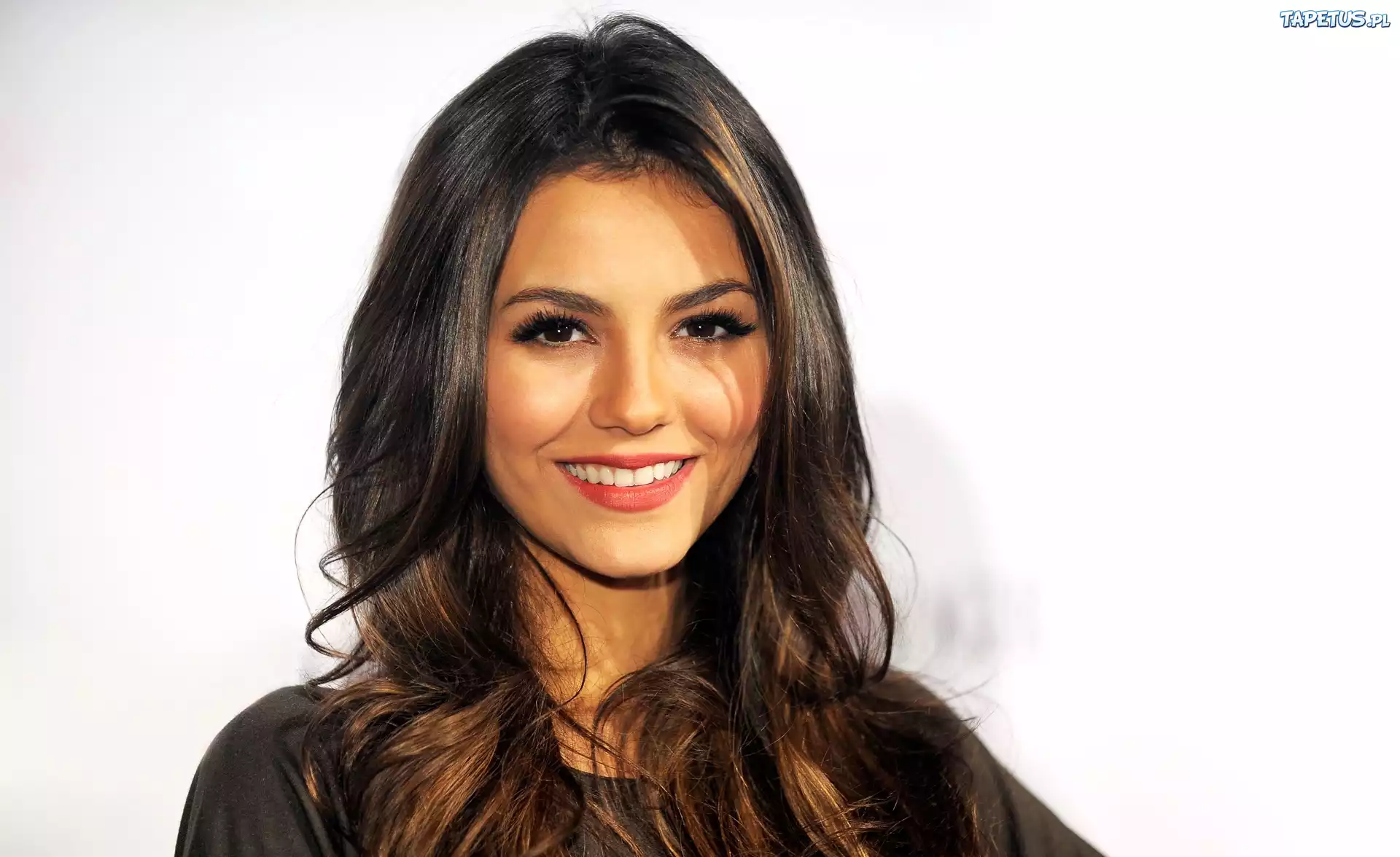 Uśmiechnięta, Victoria Justice