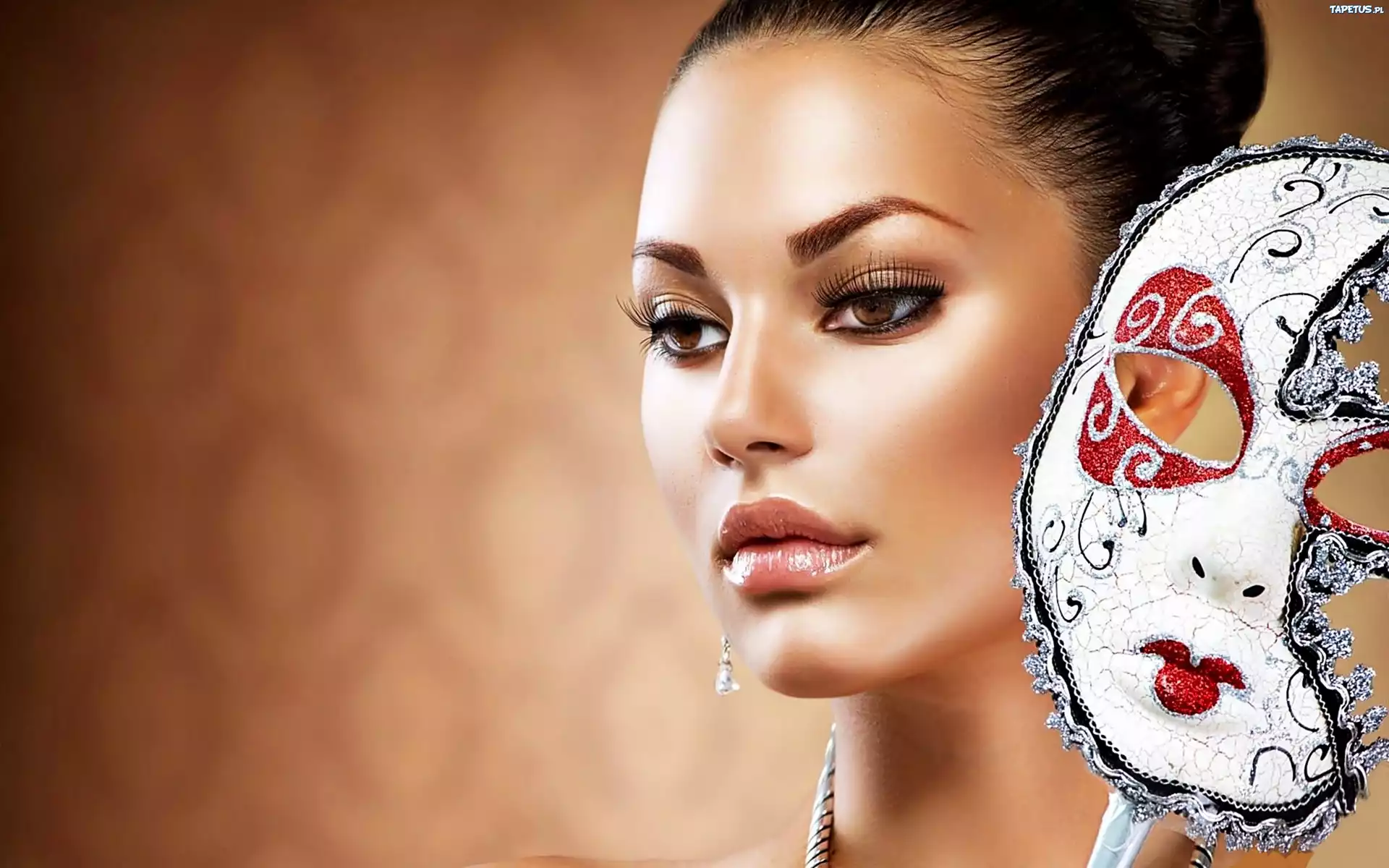 Anna Subbotina, Modelka, Maska, Zbliżenie