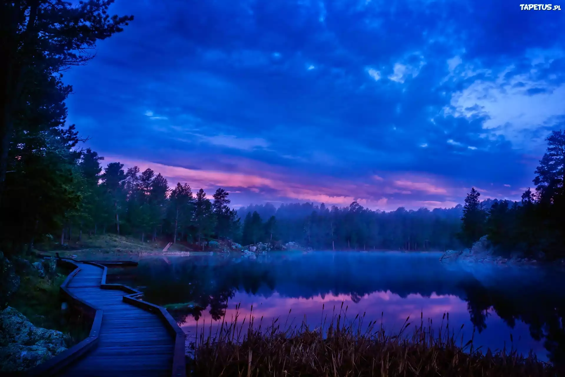 Камни, сумерки, озеро загрузить