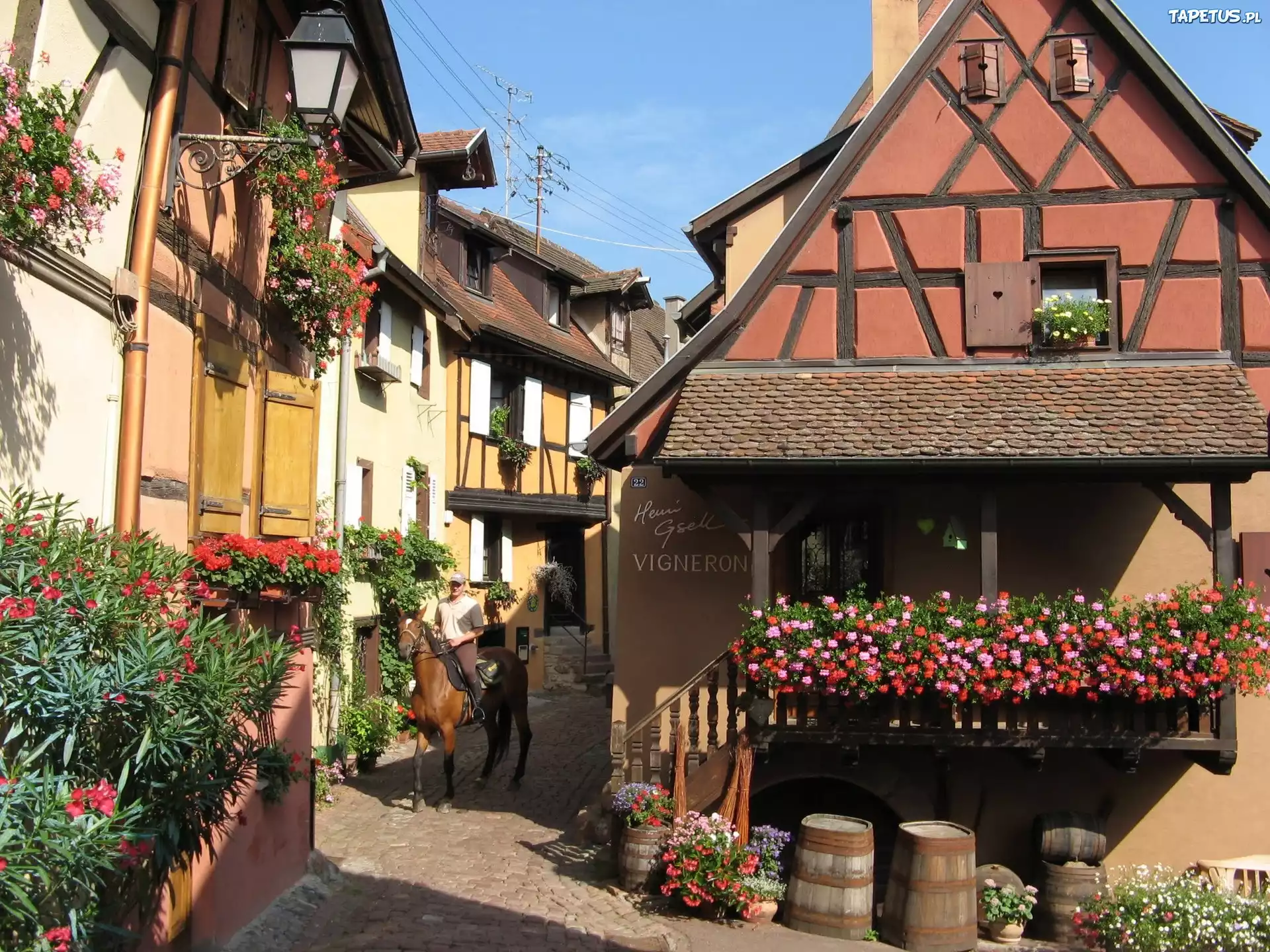 Moustiers-Ste-Marie, France загрузить