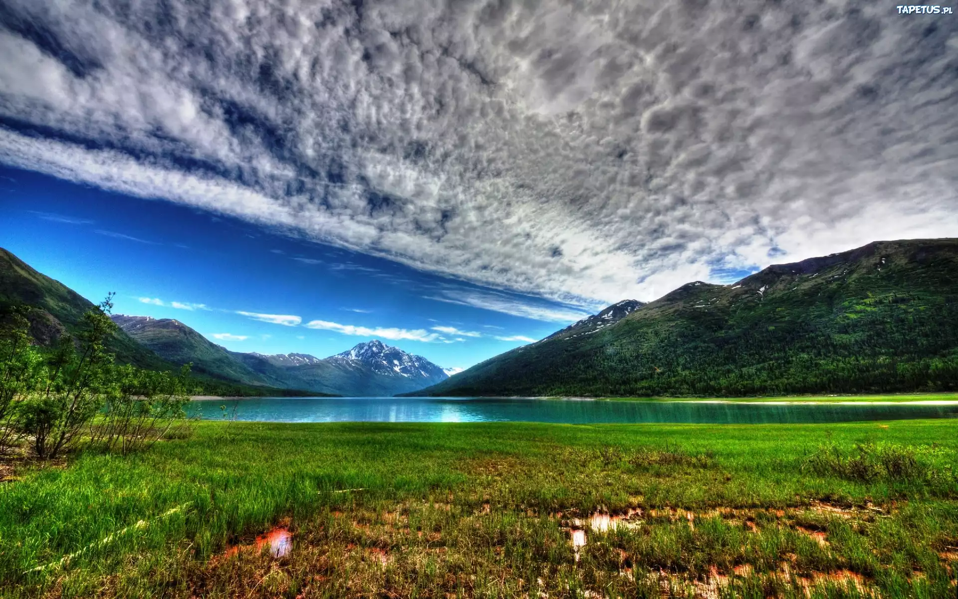 природа горы облака озеро скачать