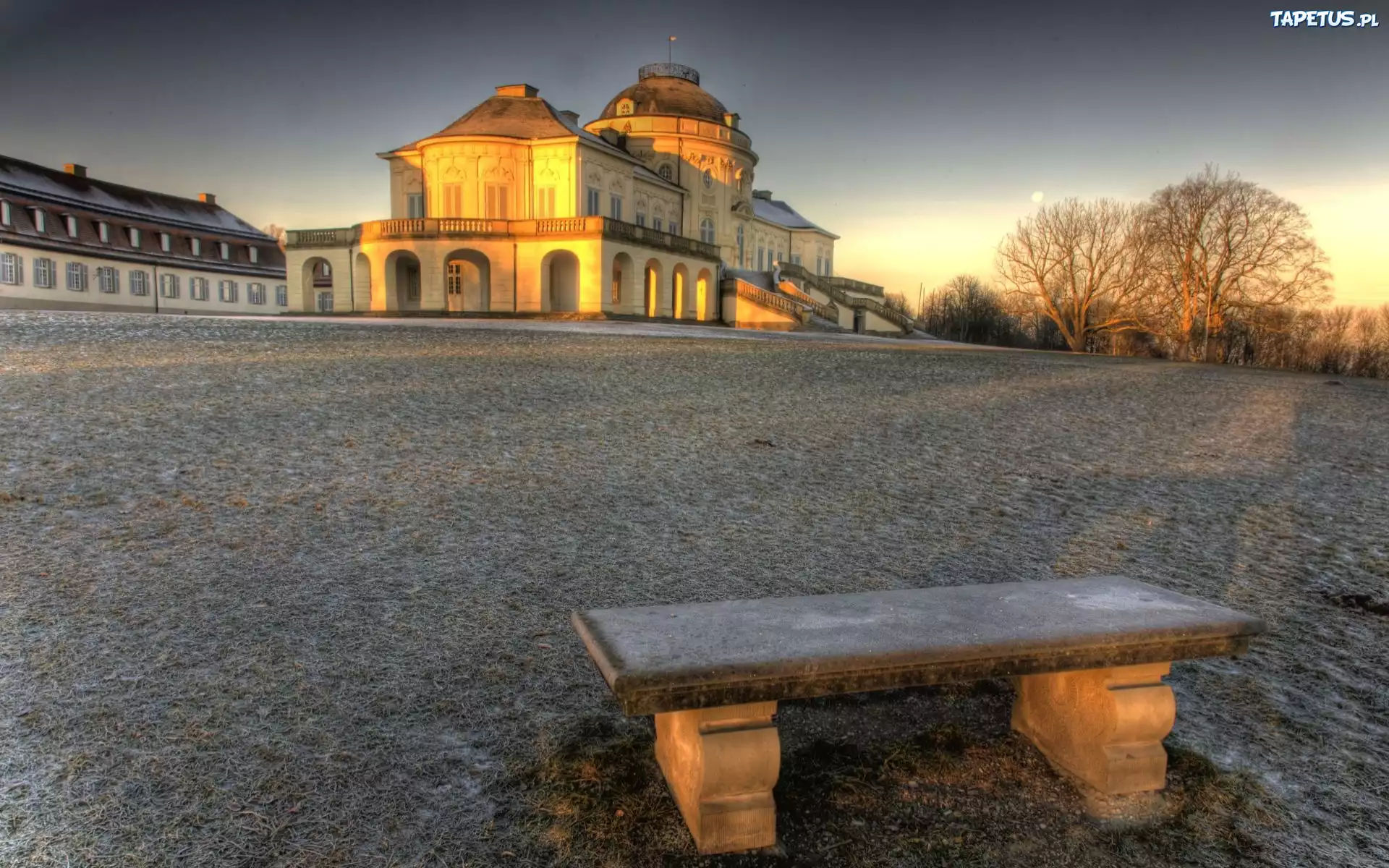 Zamek, Ławka