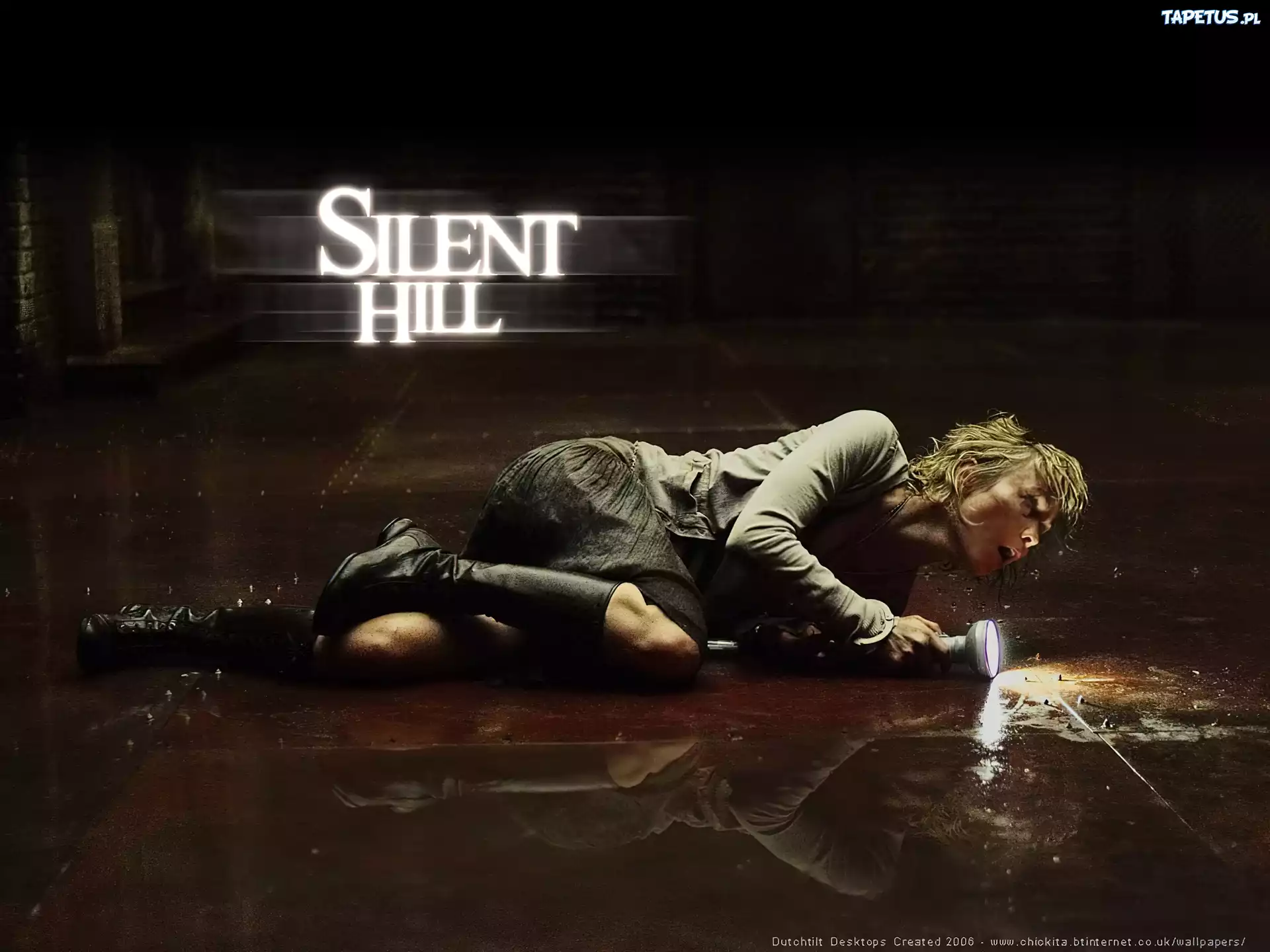 Silent Hill, Radha Mitchell, leży, latarka