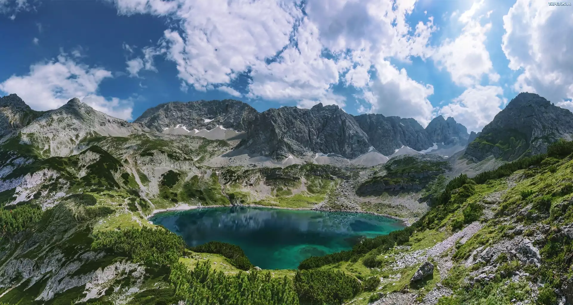 Góry, Jezioro, Śnieg, Roślinność, Chmury, Niebo