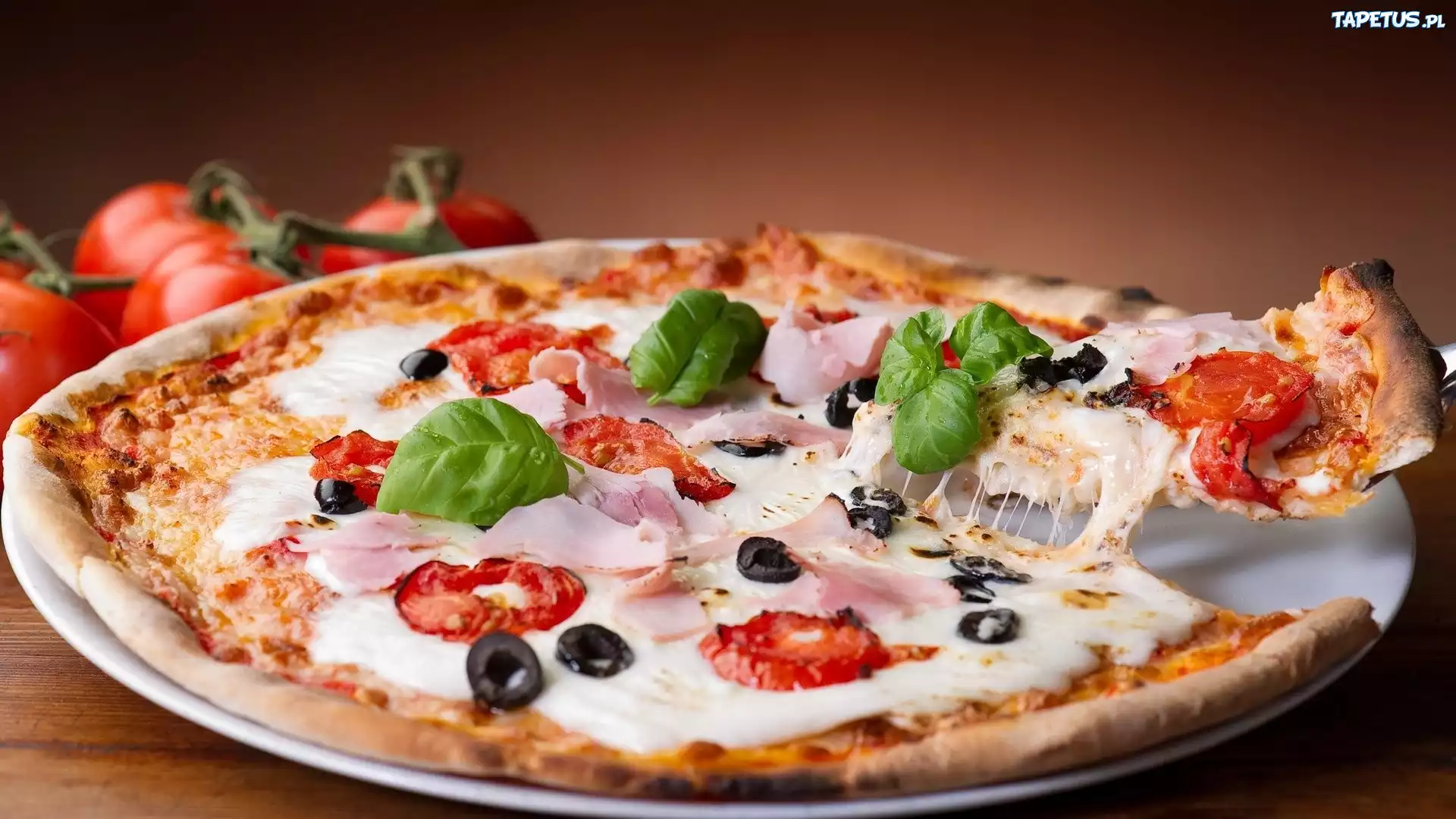 Pizza, Szynka, Oliwki, Pomidory, Bazylia, Ser