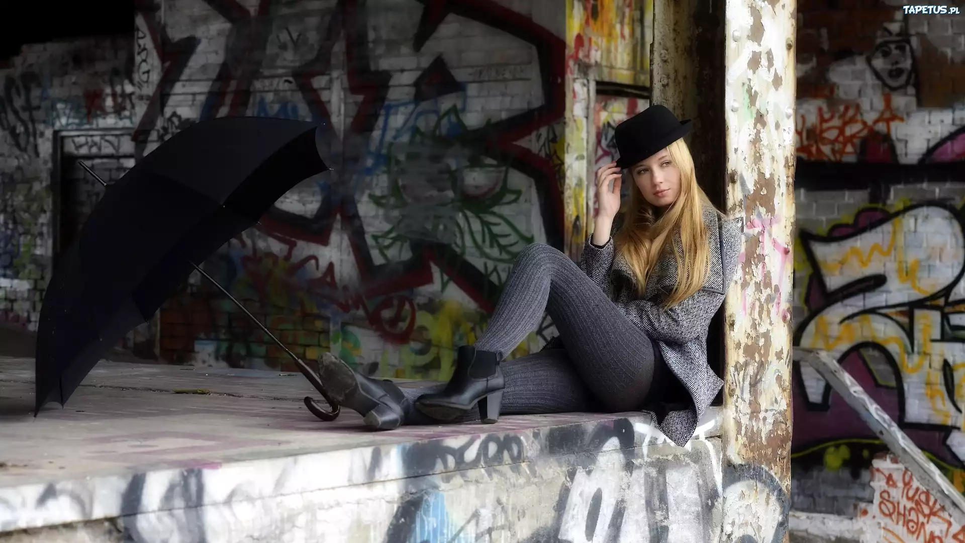 Blondynka, Moda, Botki, Rajtuzy, Parasol, Drewniany, Podest