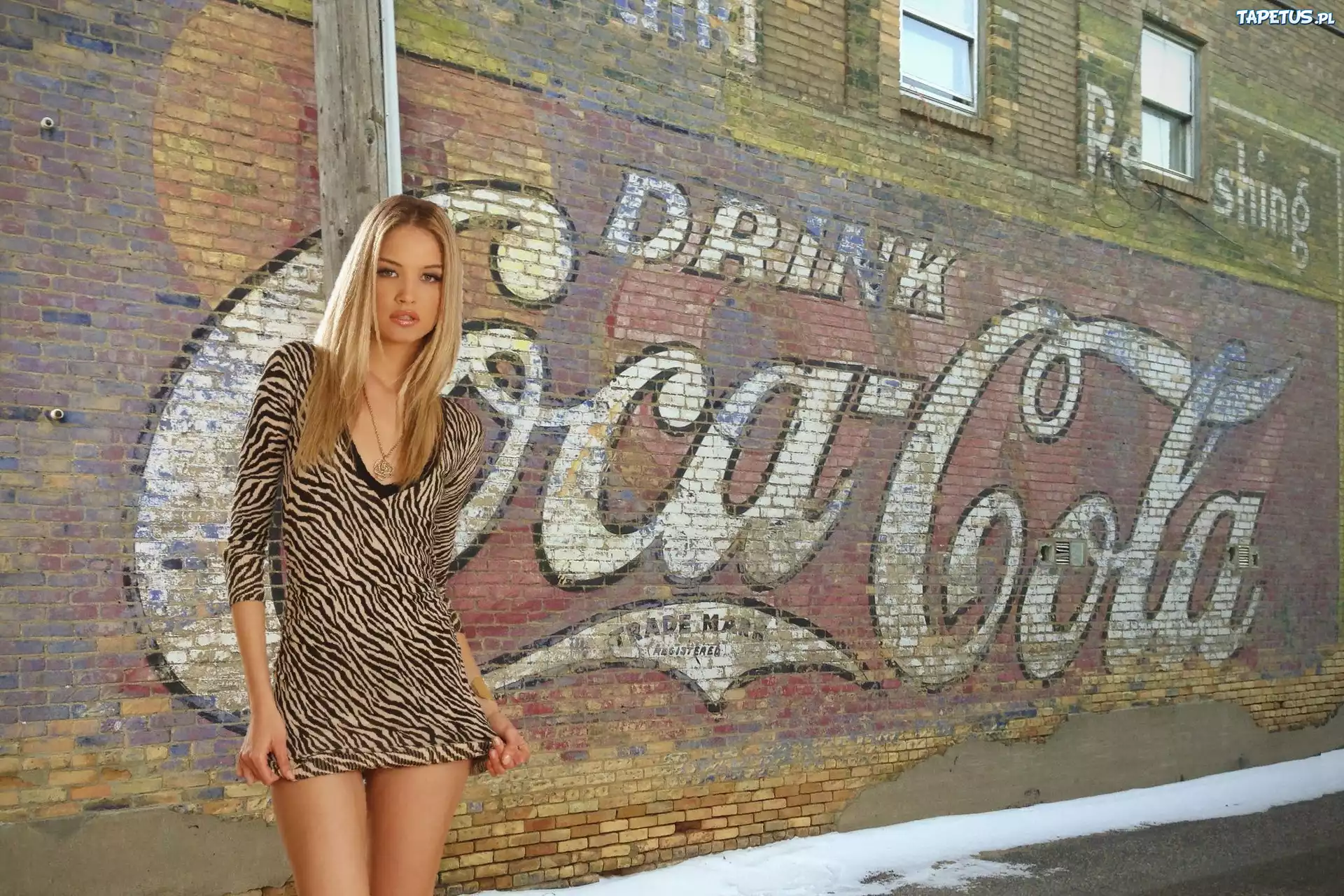 Kobieta, Franziska Facella, Modelka, Blondynka, Graffiti
